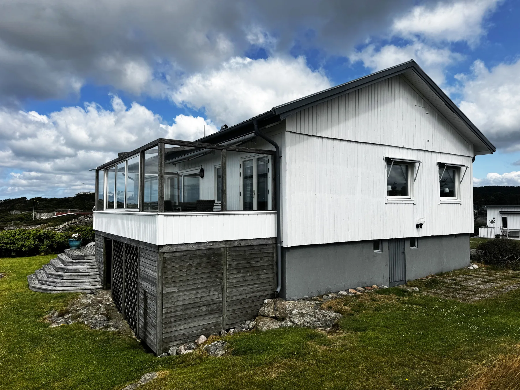 Exclusive Beachfront Villa in Åsa – Sauna, Jacuzzi & Panoramic Sea View | SE02102