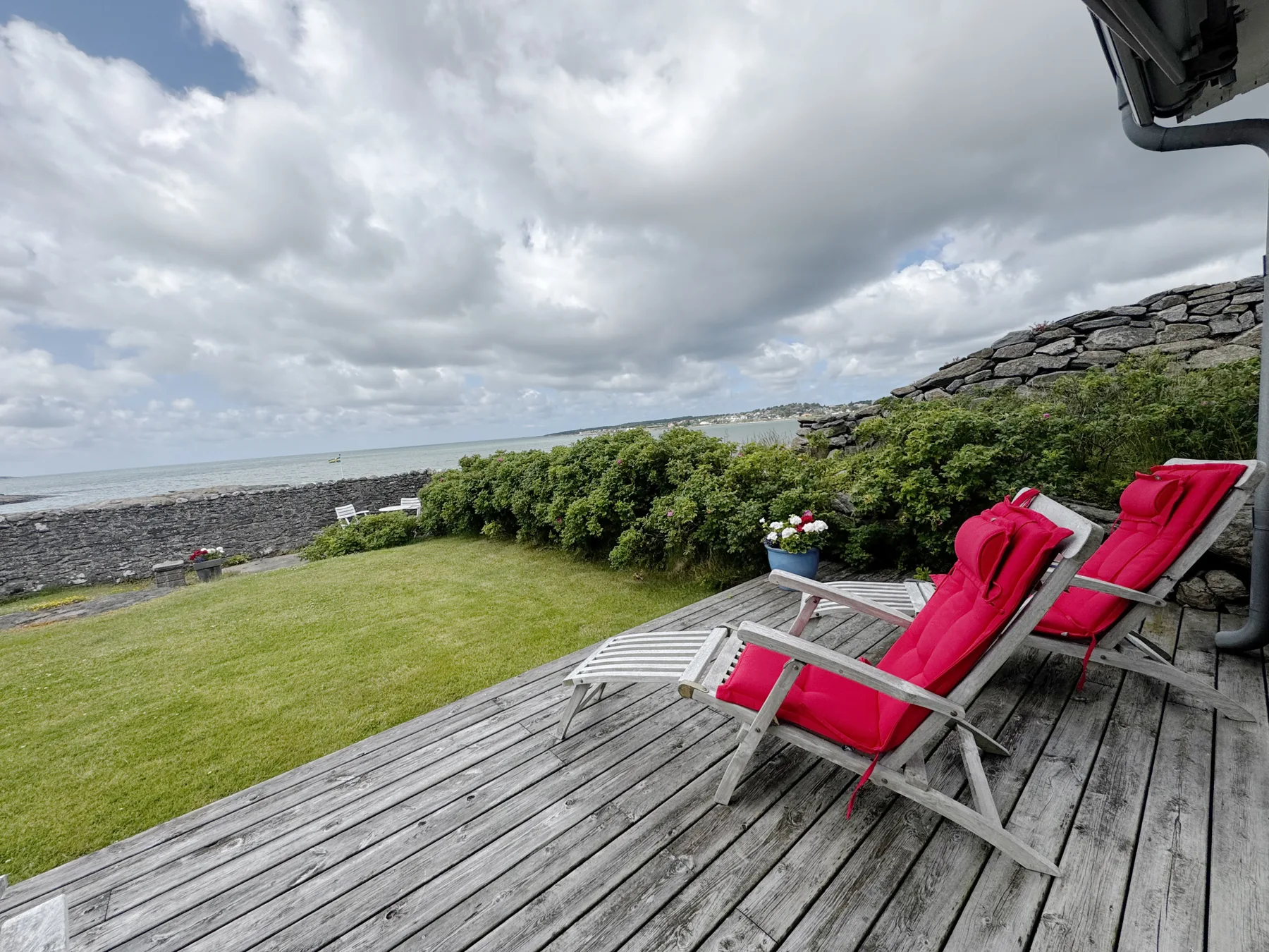 Exclusive Beachfront Villa in Åsa – Sauna, Jacuzzi & Panoramic Sea View | SE02102
