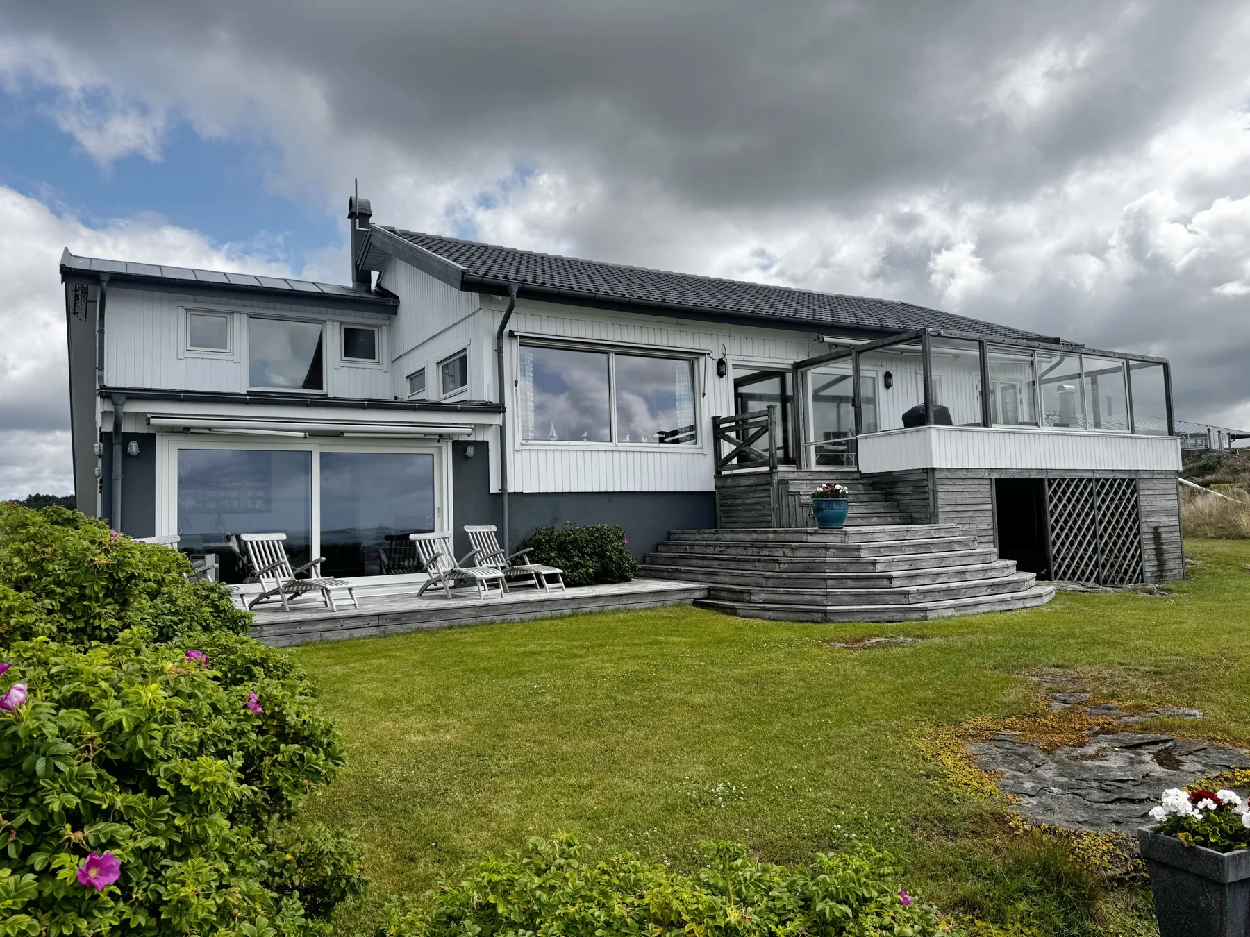 Exclusive Beachfront Villa in Åsa – Sauna, Jacuzzi & Panoramic Sea View | SE02102