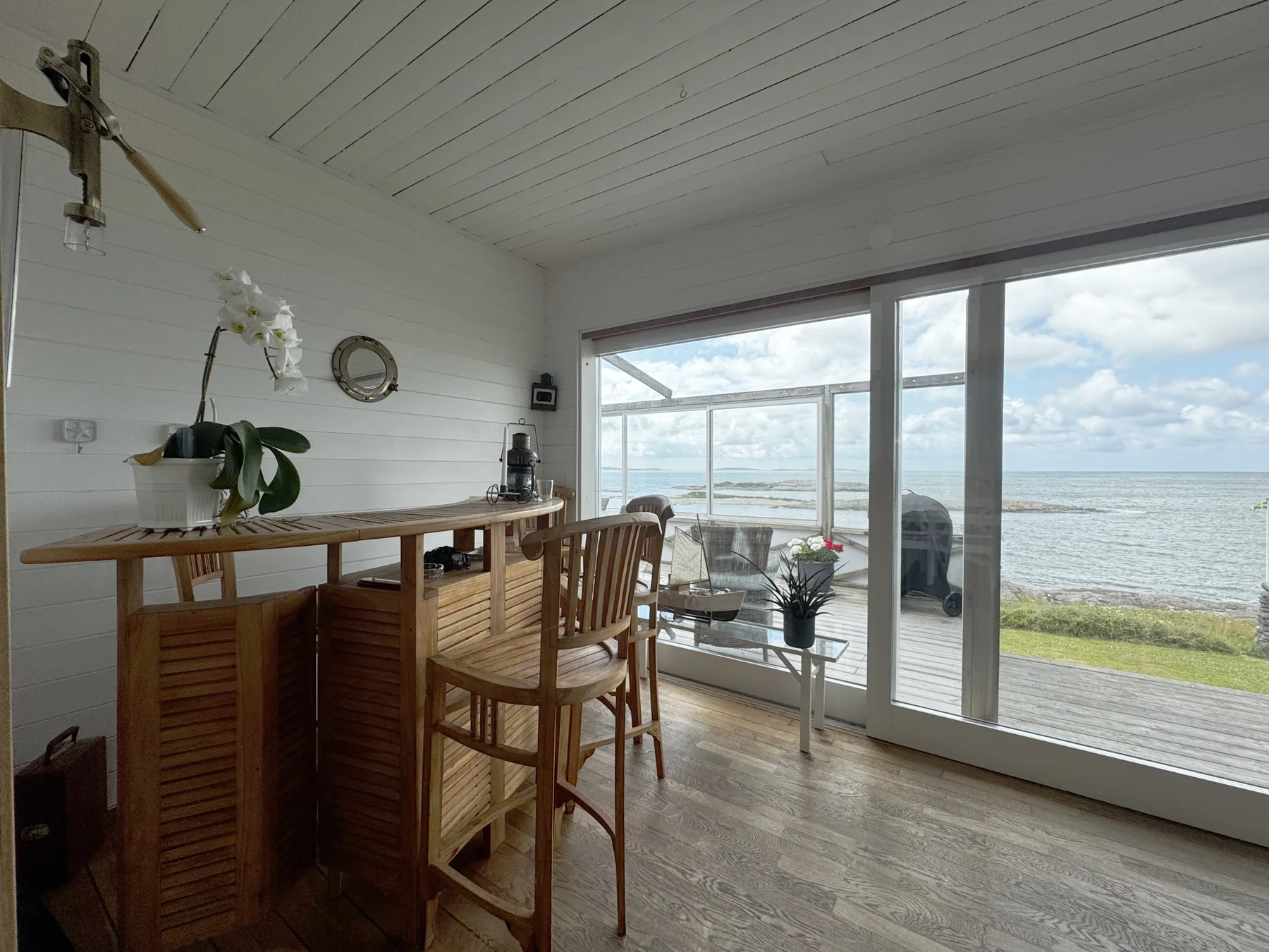 Exclusive Beachfront Villa in Åsa – Sauna, Jacuzzi & Panoramic Sea View | SE02102