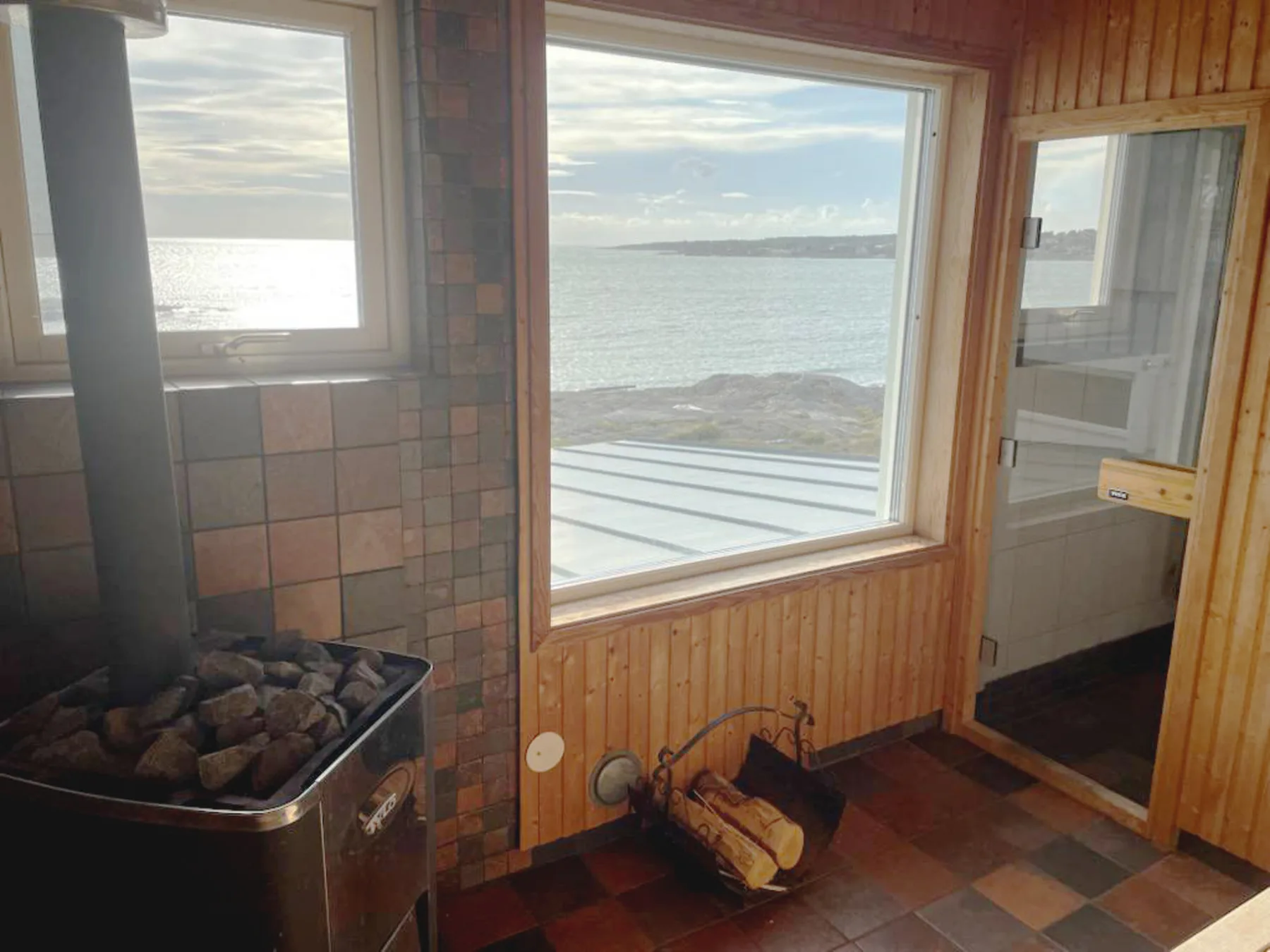 Exclusive Beachfront Villa in Åsa – Sauna, Jacuzzi & Panoramic Sea View | SE02102
