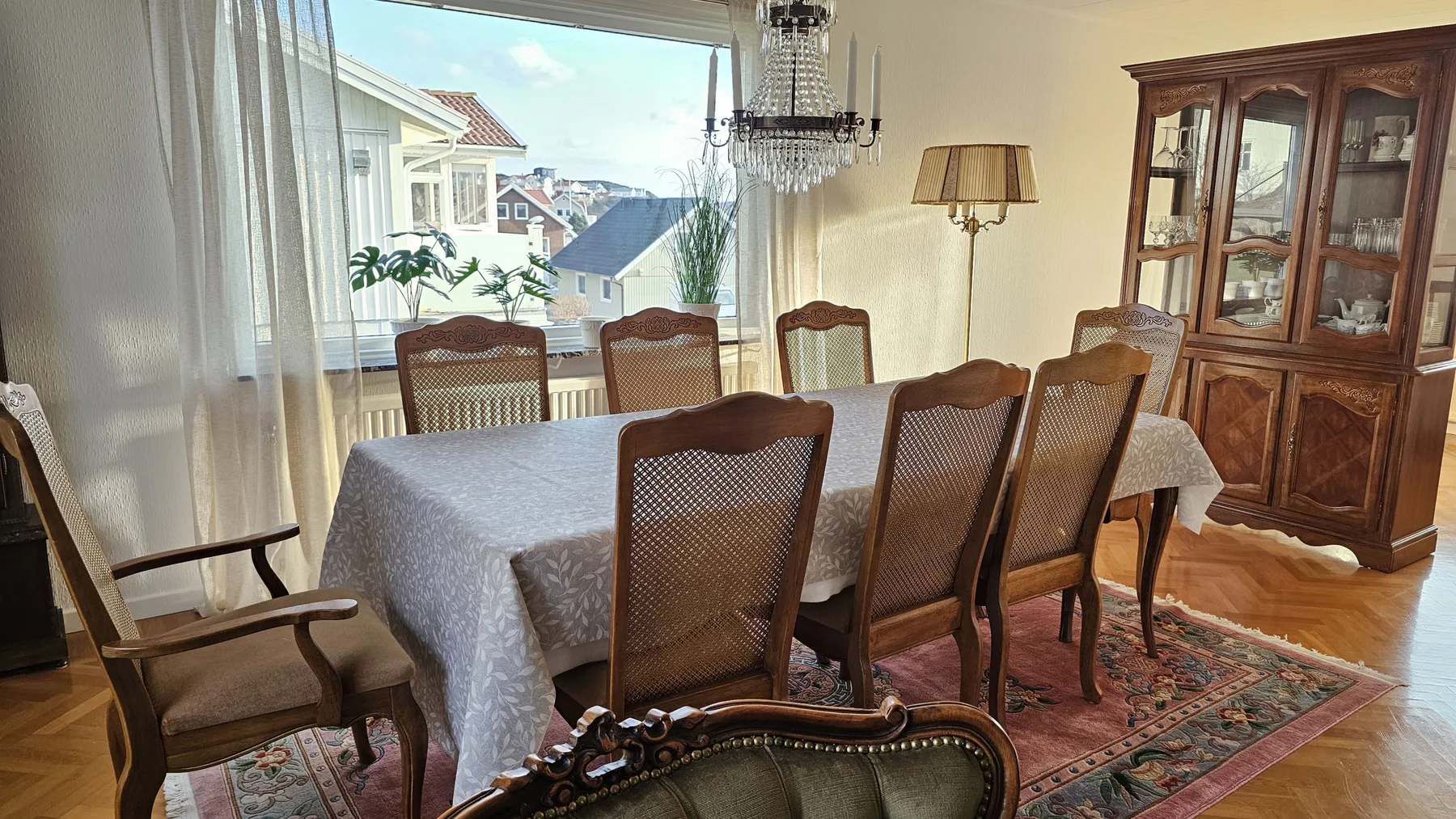 House near the sea and town centre in Skärhamn | SE0910707