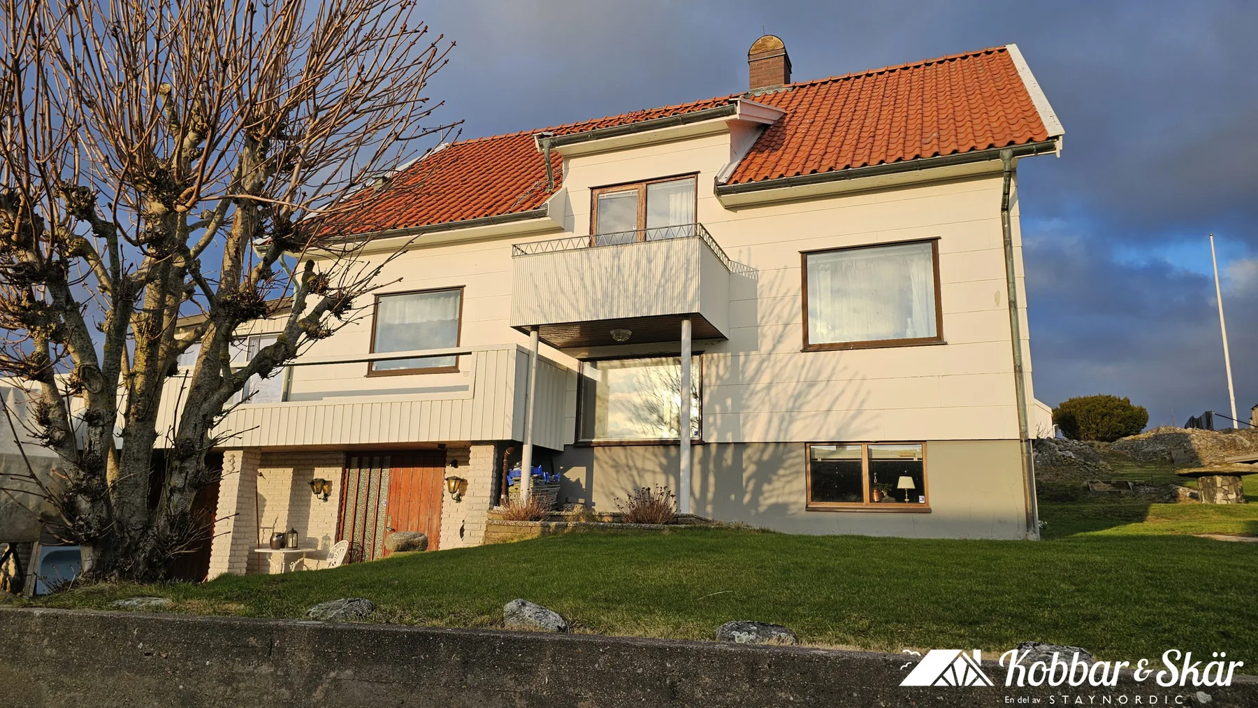 House near the sea and town centre in Skärhamn | SE0910707