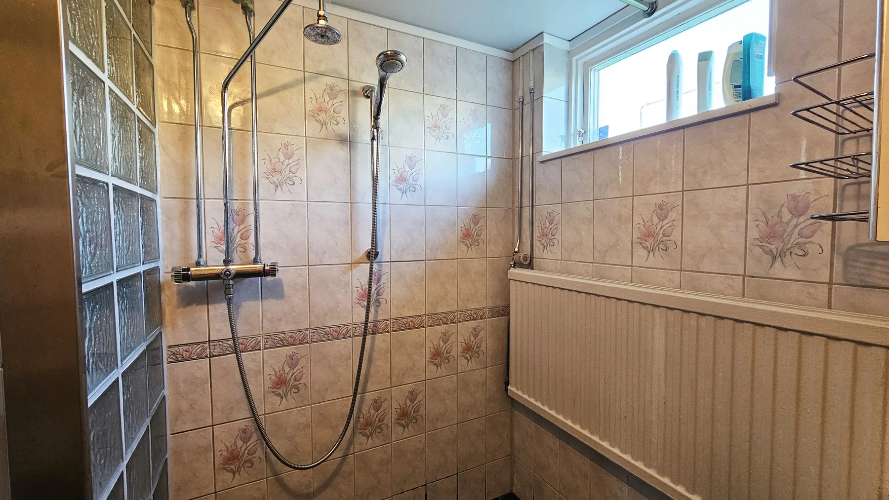 House near the sea and town centre in Skärhamn | SE0910707