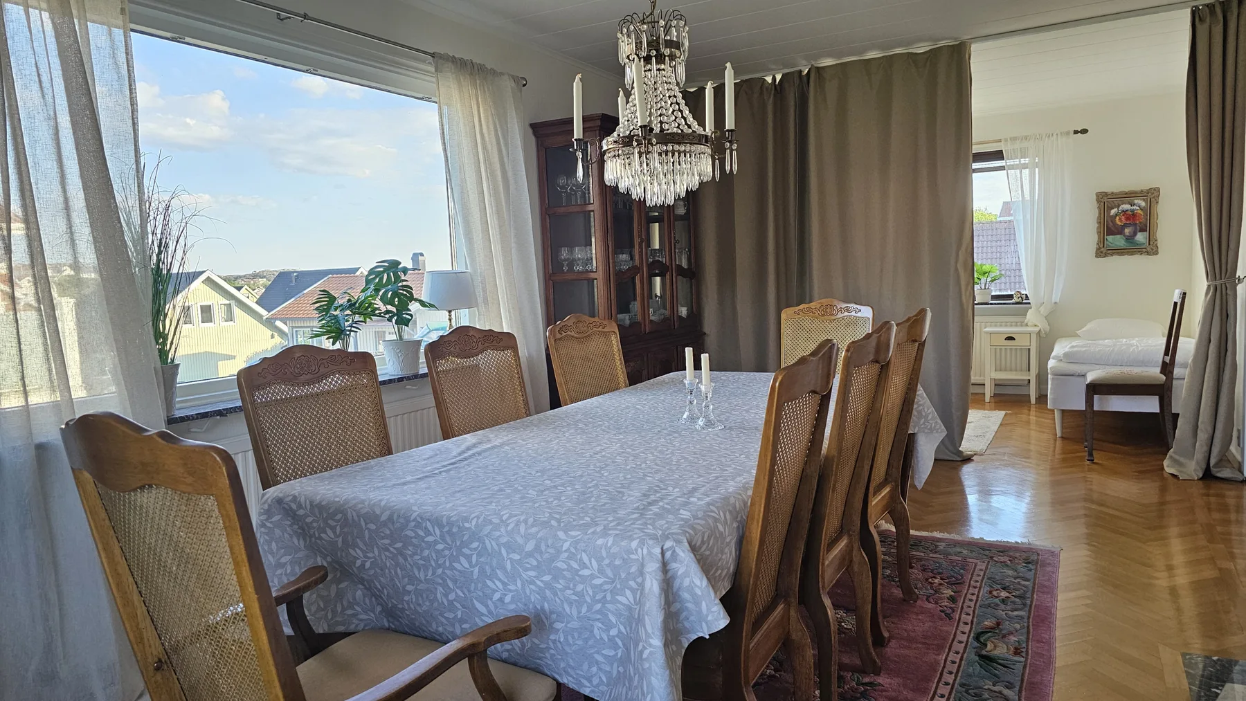 House near the sea and town centre in Skärhamn | SE0910707