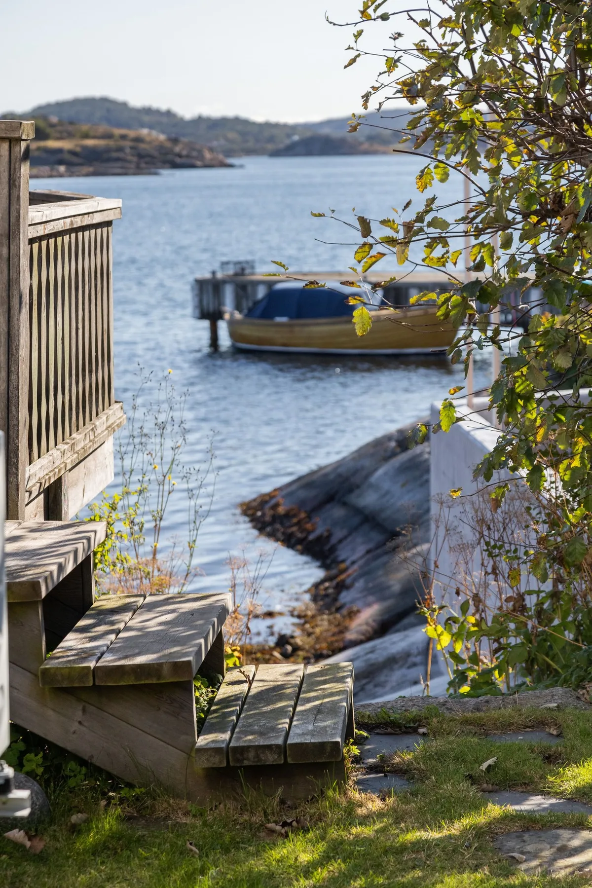 Holiday house with sea views and private beach on Tjörn | SE09009