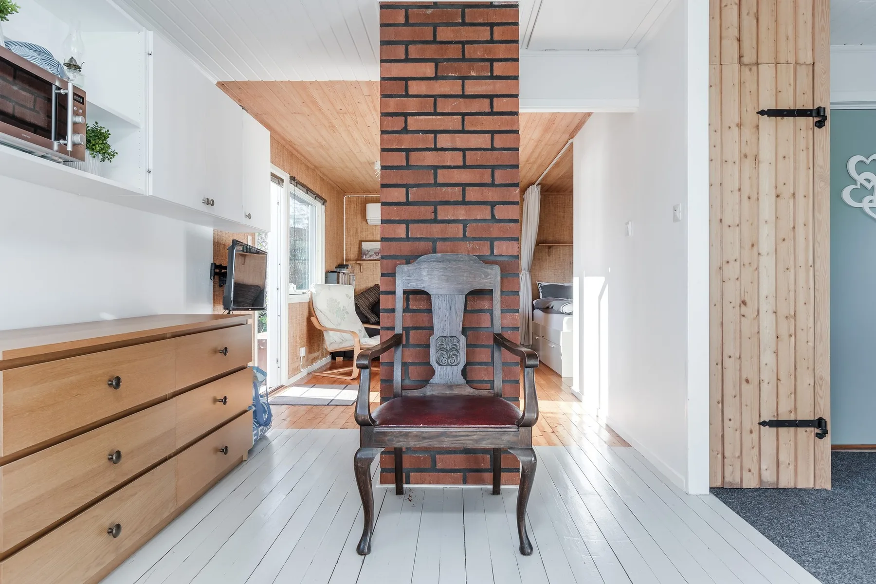 Holiday house with sea views and private beach on Tjörn | SE09009