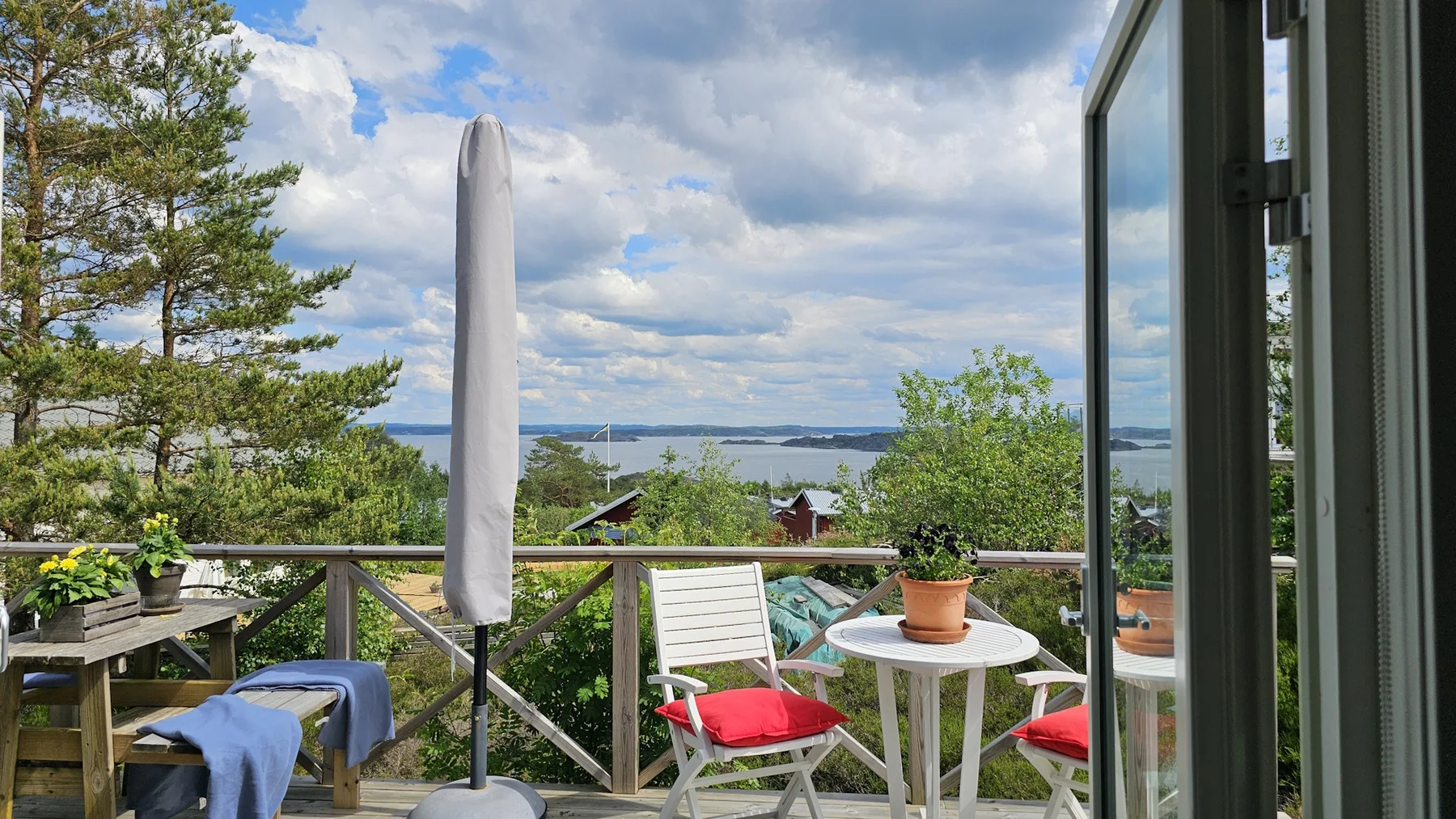 Cottage with sea view in Rönnäng | SE09148