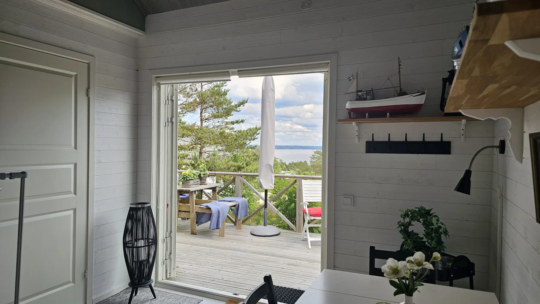 Cottage with sea view in Rönnäng | SE09148