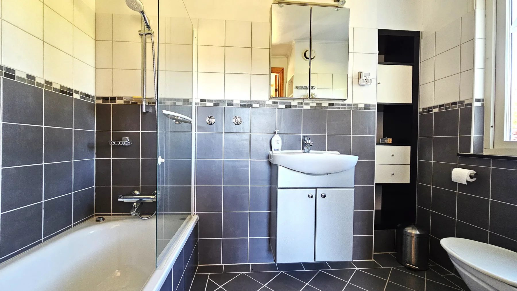Family-friendly house close to sea & nature in Klövedal | SE09145