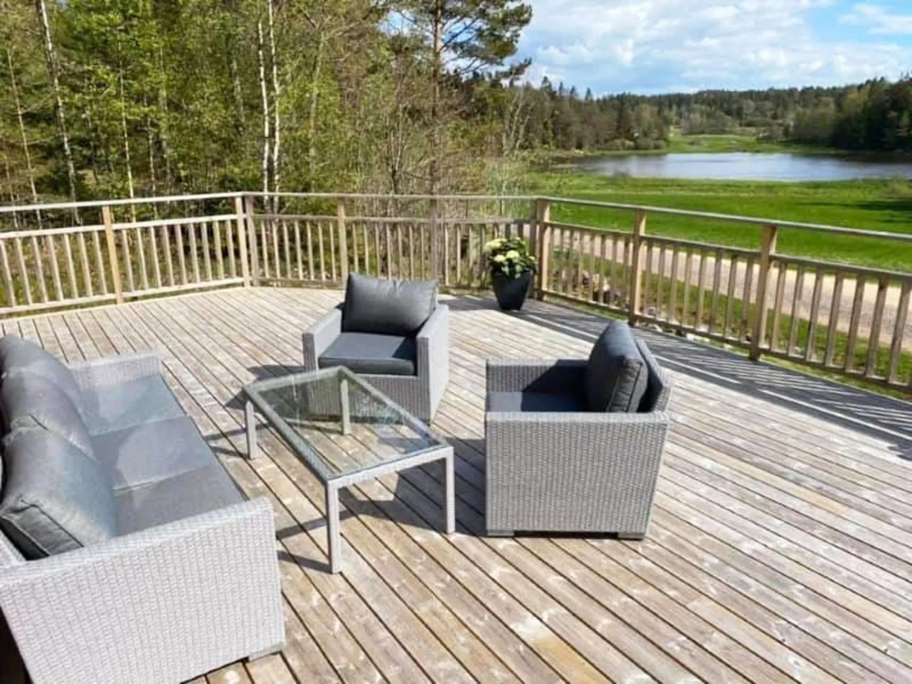 Fresh cottage with lake view and rowing boat | SE09156