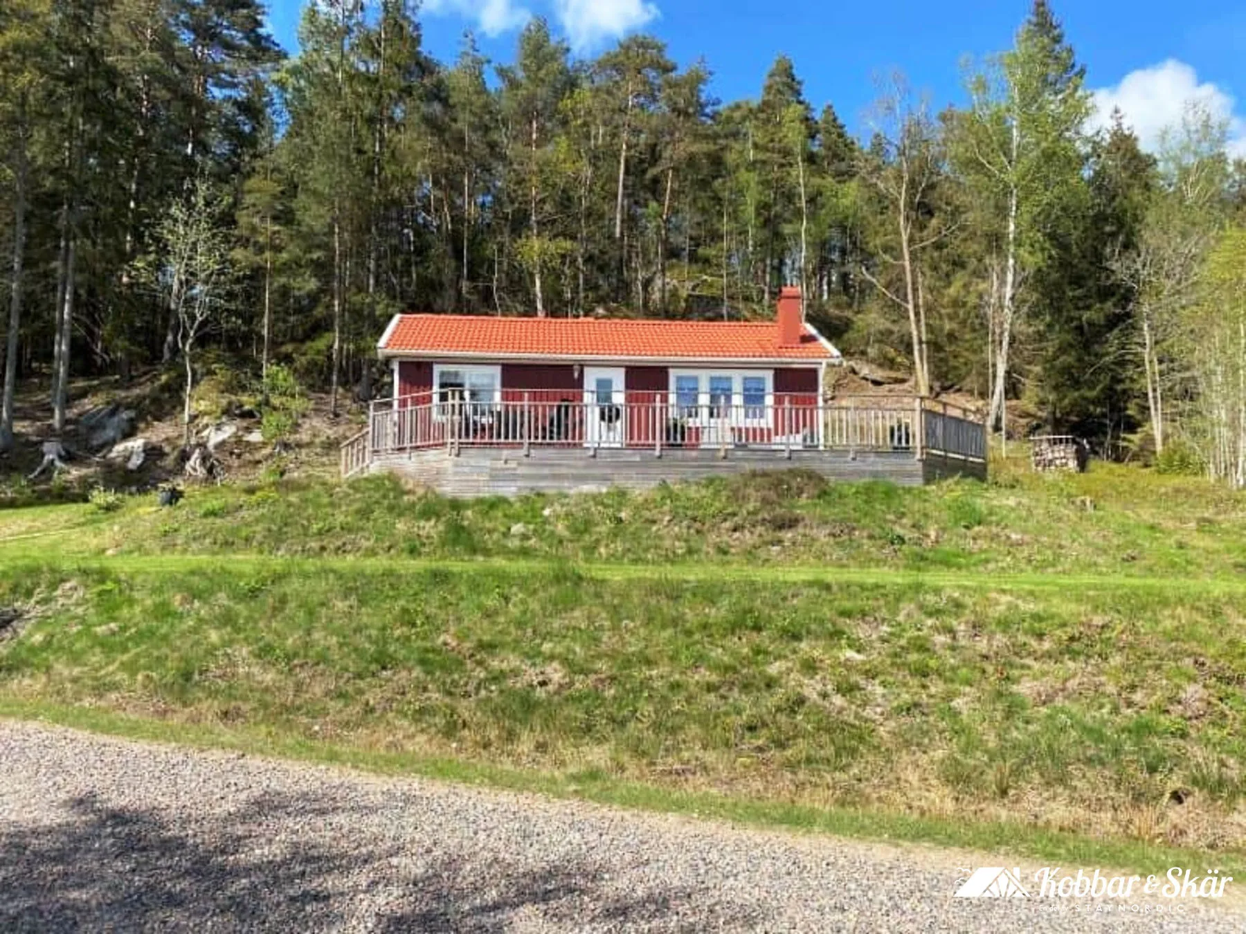 Fresh cottage with lake view and rowing boat | SE09156