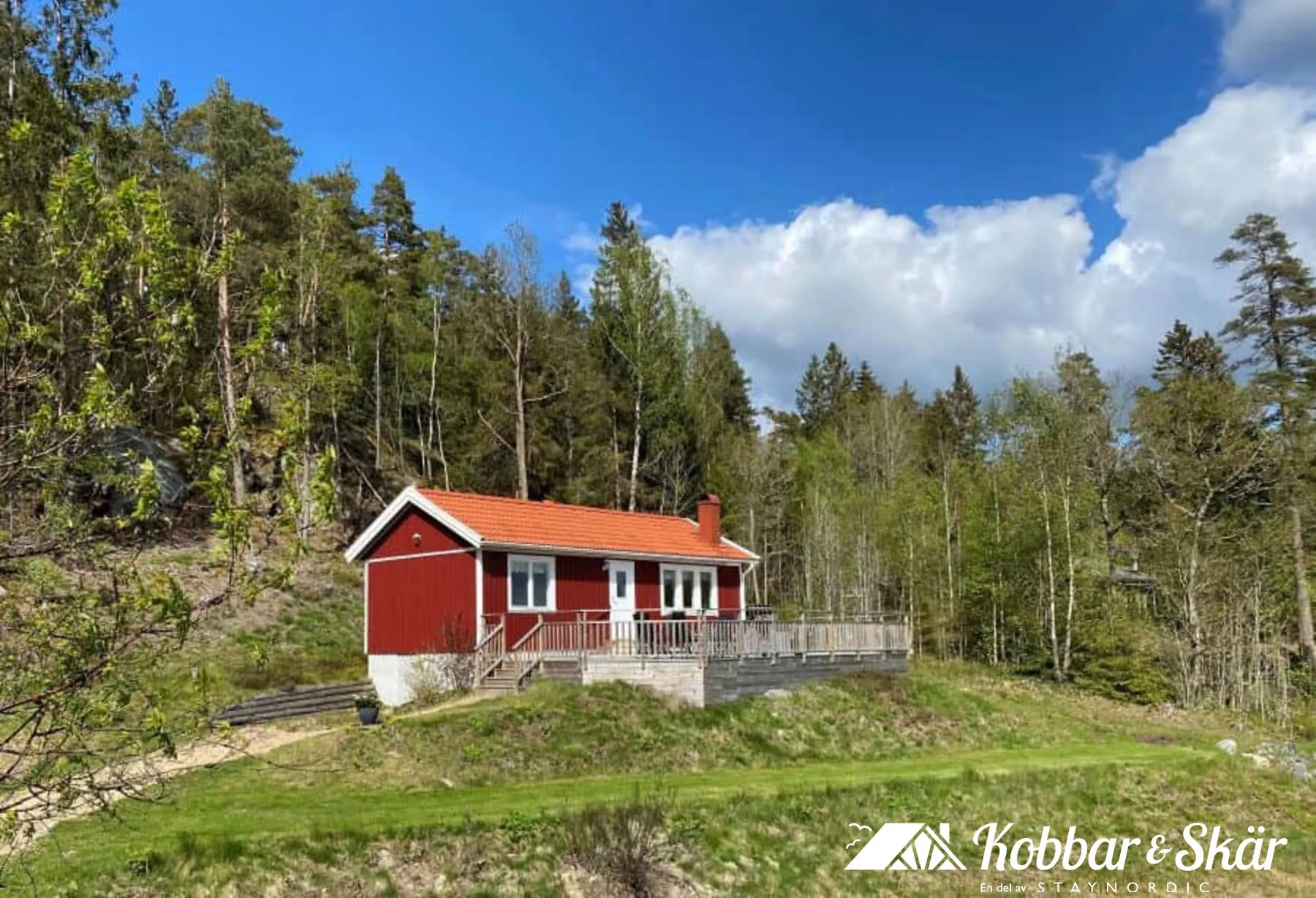 Fresh cottage with lake view and rowing boat | SE09156