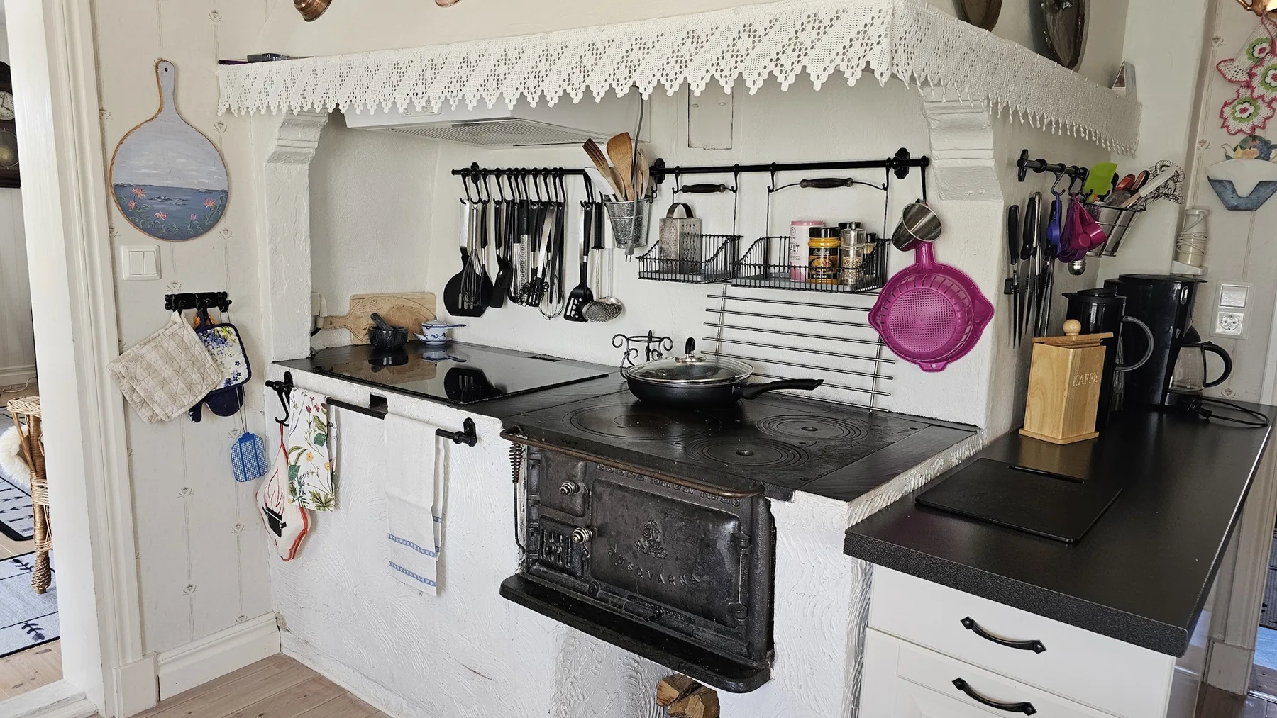 West Coast house 50m from the harbor in Edshultshall | SE09108