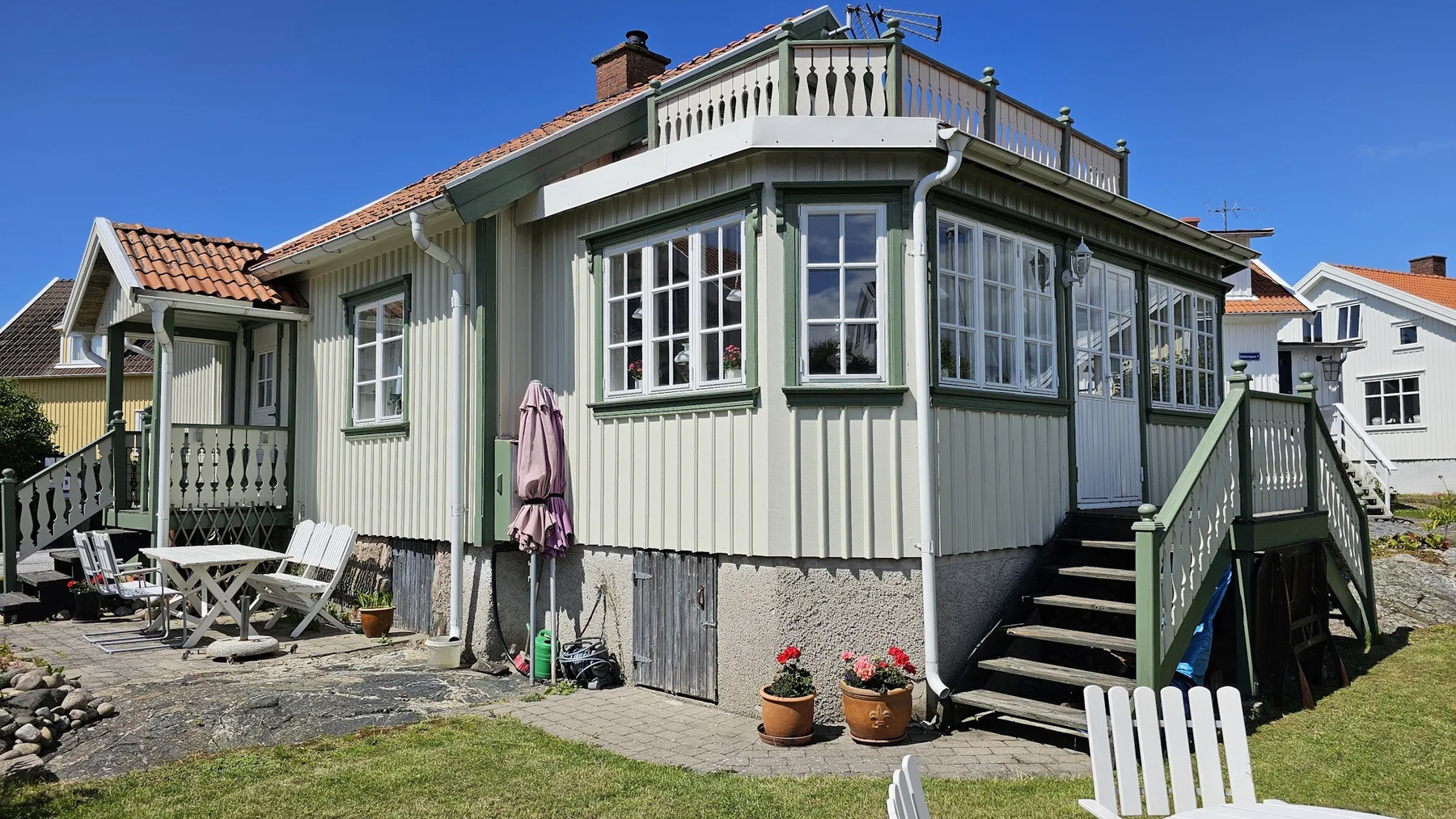 West Coast house 50m from the harbor in Edshultshall | SE09108