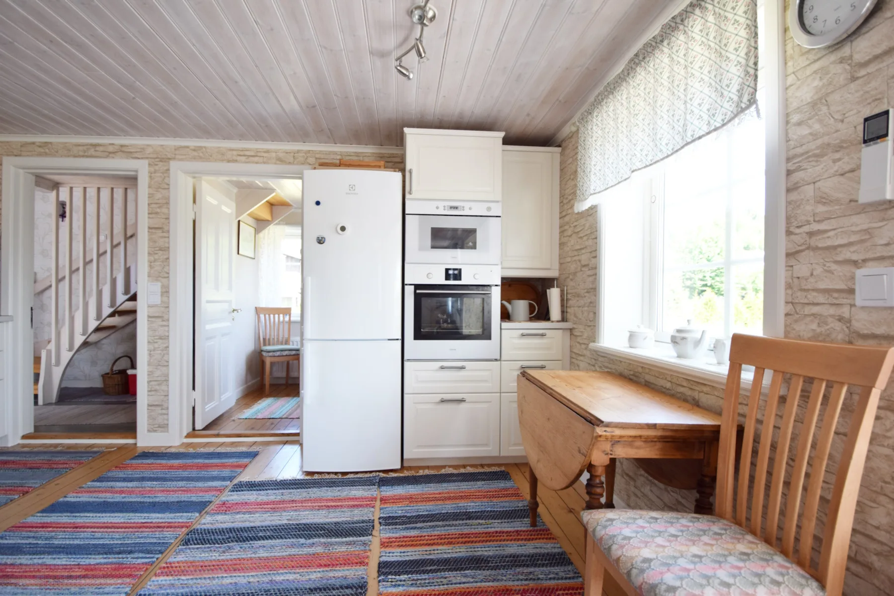 Villa with Sea View & 250 m to the sea | SE09161