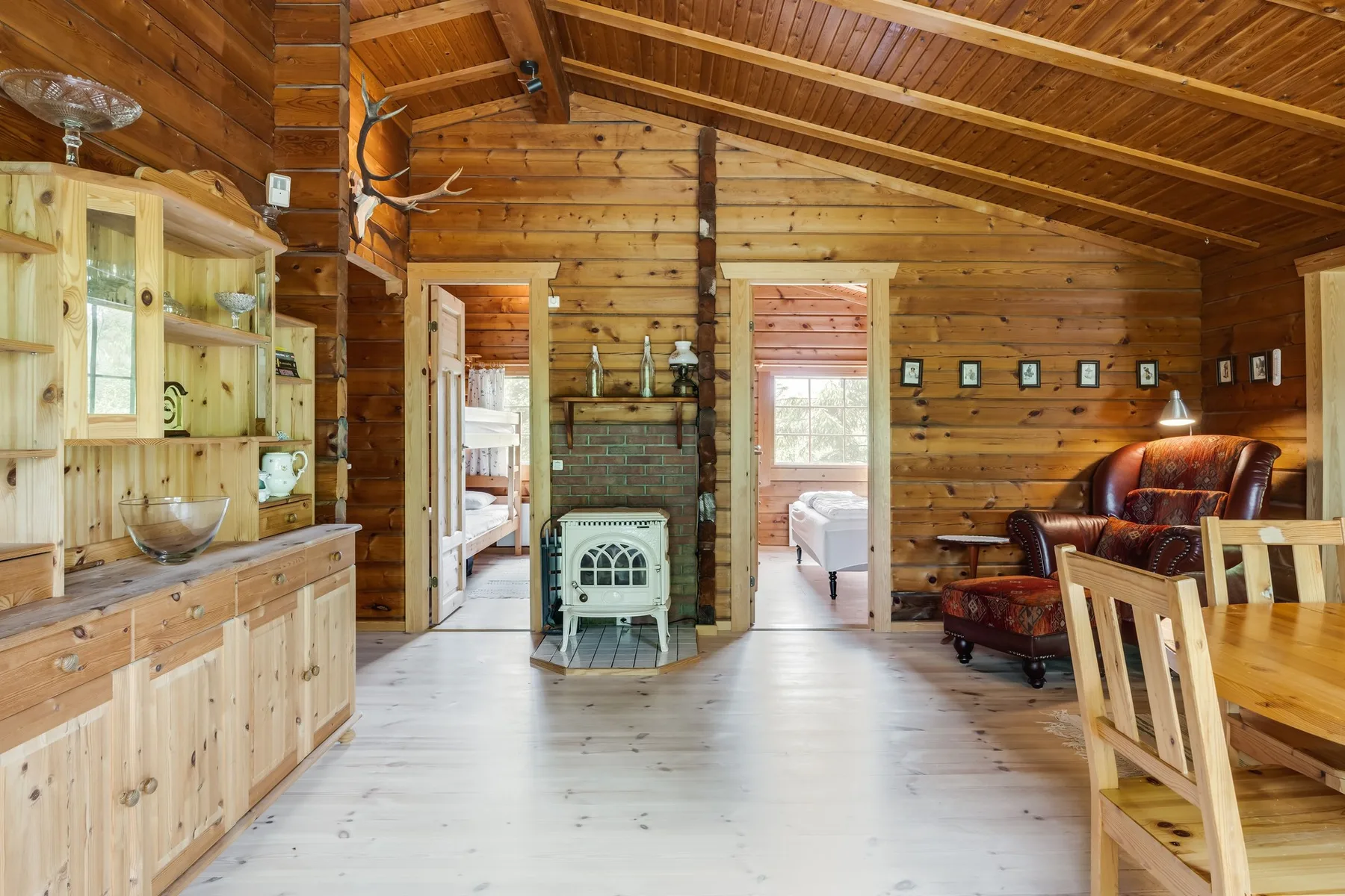 Cozy cottage with proximity to fishing | SE02005