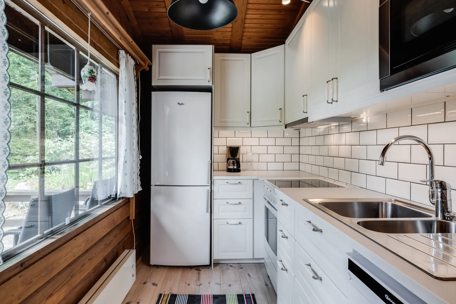 Cozy cottage with proximity to fishing | SE02005