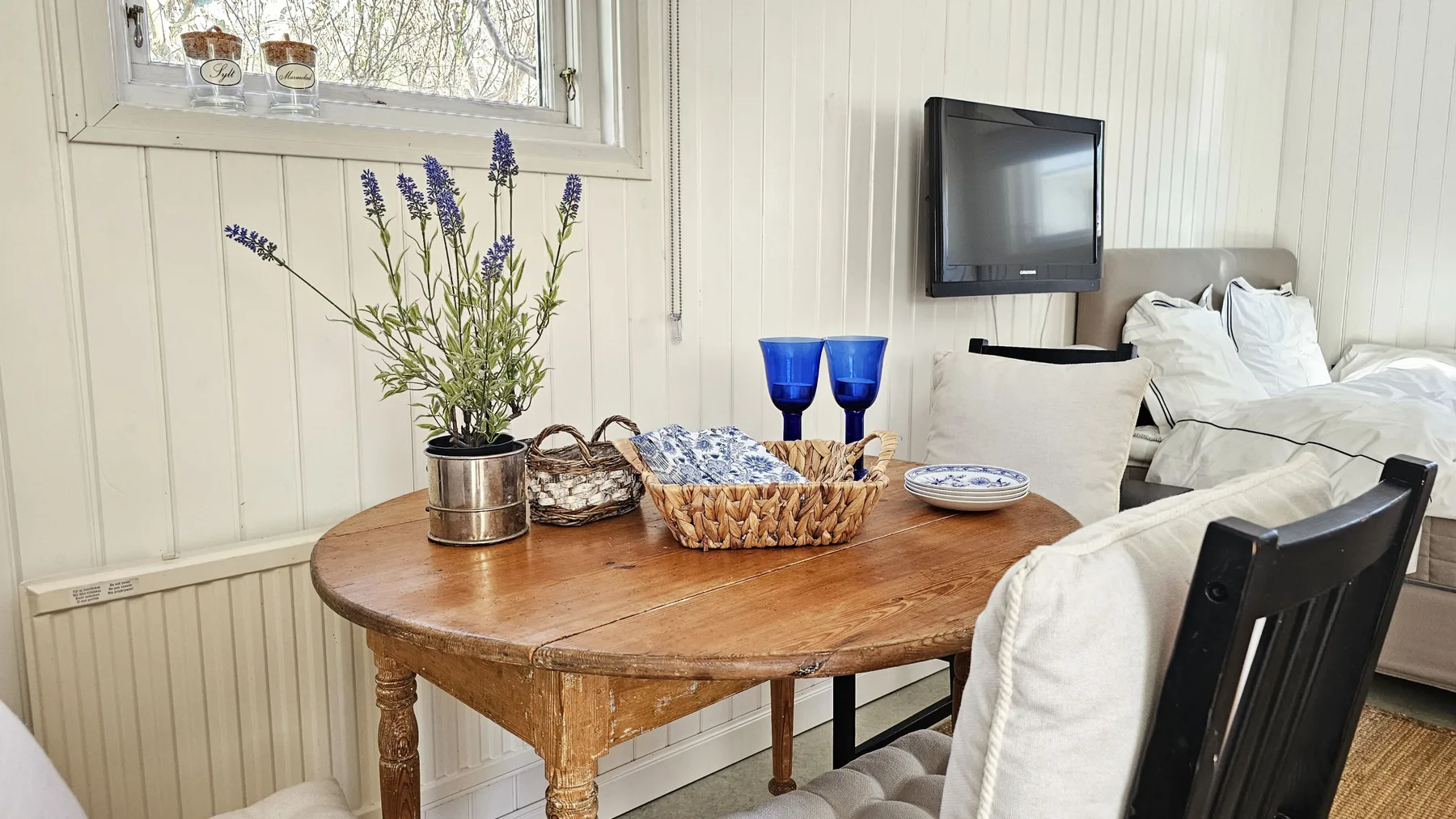 Charming cottage by the sea in Ellös | SE09184