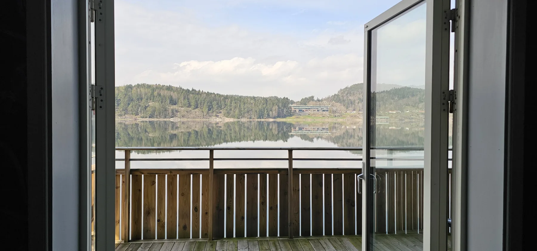 Log cabin with pool, sauna and boat by Torreby Castle | SE09080