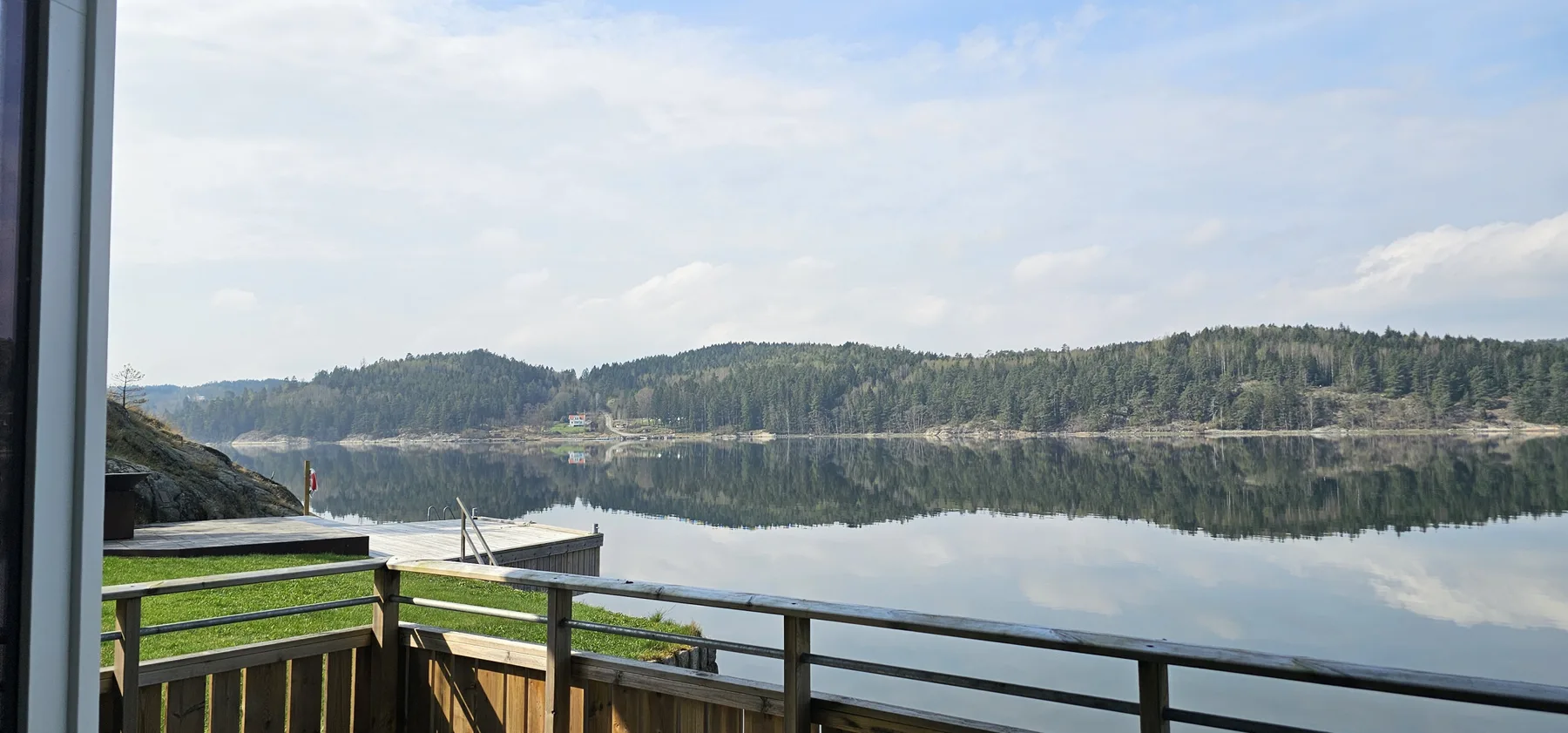 Log cabin with pool, sauna and boat by Torreby Castle | SE09080