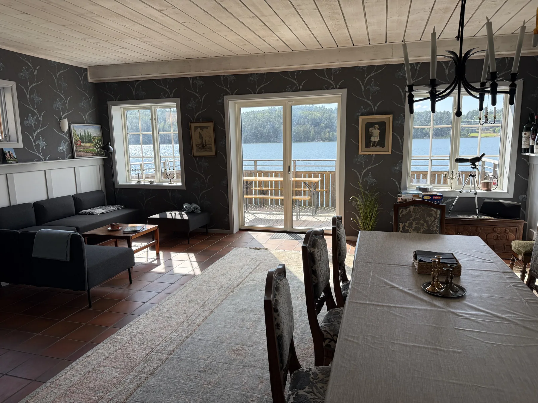 Log cabin with pool, sauna and boat by Torreby Castle | SE09080