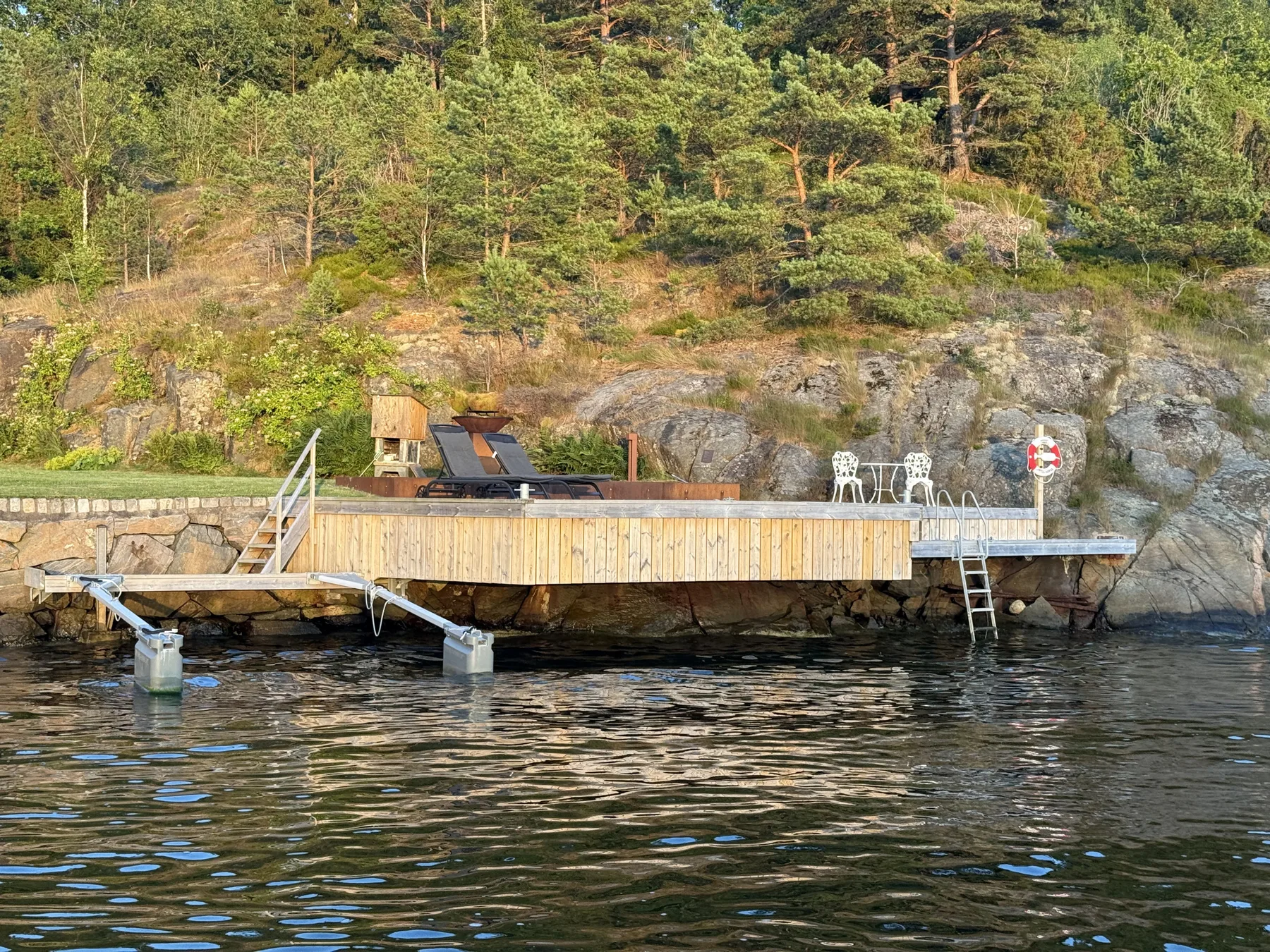Log cabin with pool, sauna and boat by Torreby Castle | SE09080