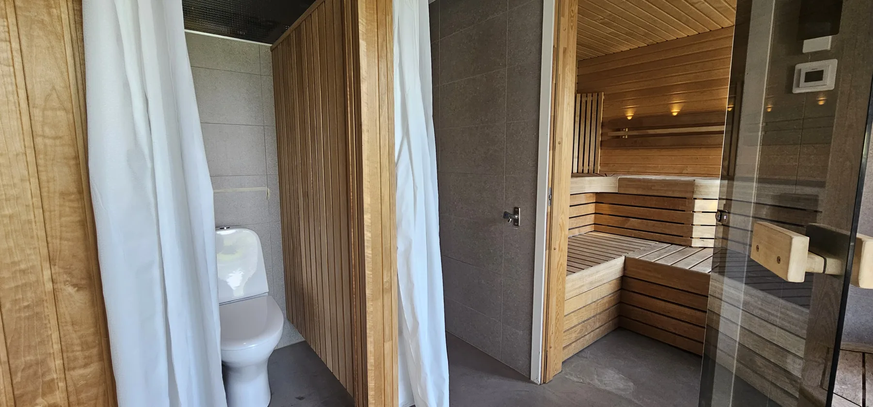 Log cabin with pool, sauna and boat by Torreby Castle | SE09080