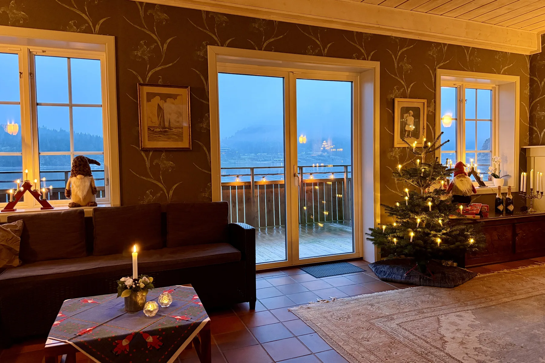 Log cabin with pool, sauna and boat by Torreby Castle | SE09080