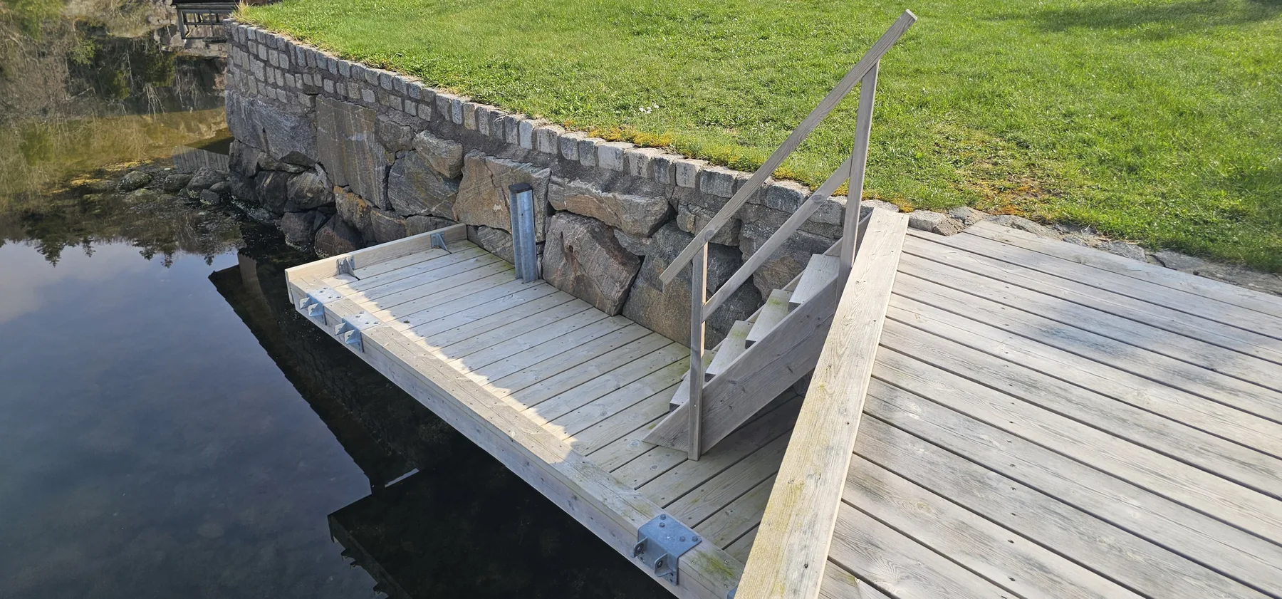 Log cabin with pool, sauna and boat by Torreby Castle | SE09080