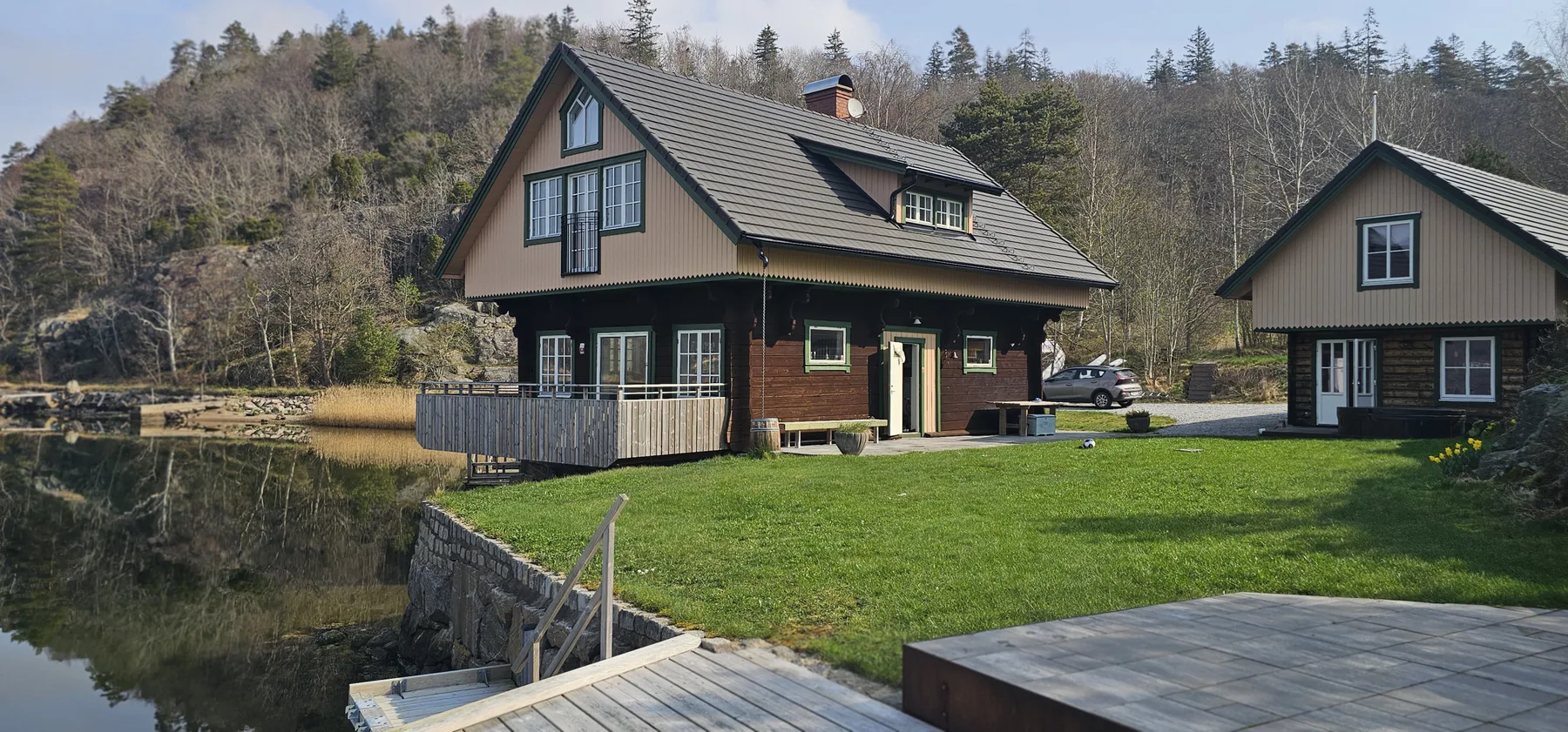 Log cabin with pool, sauna and boat by Torreby Castle | SE09080