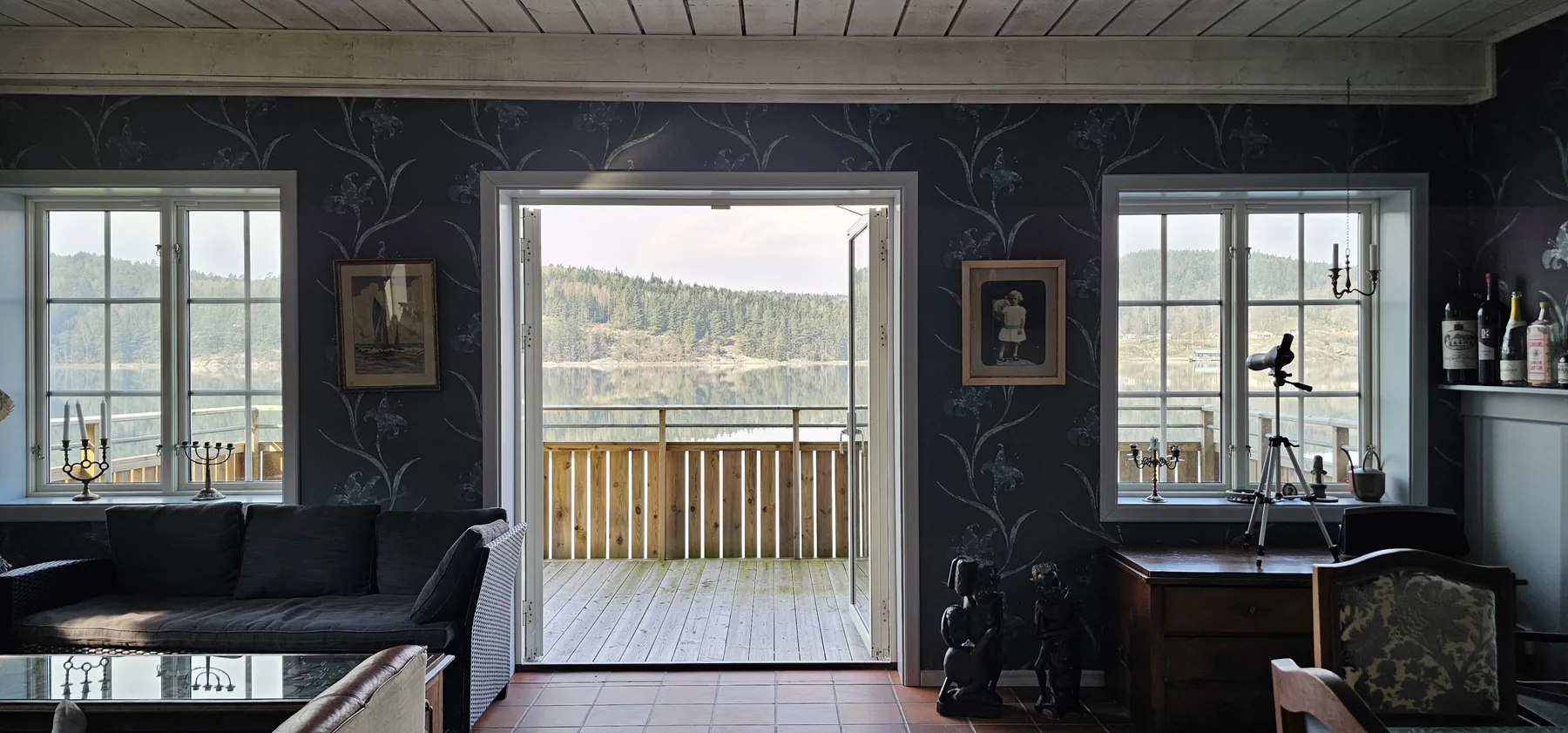 Log cabin with pool, sauna and boat by Torreby Castle | SE09080