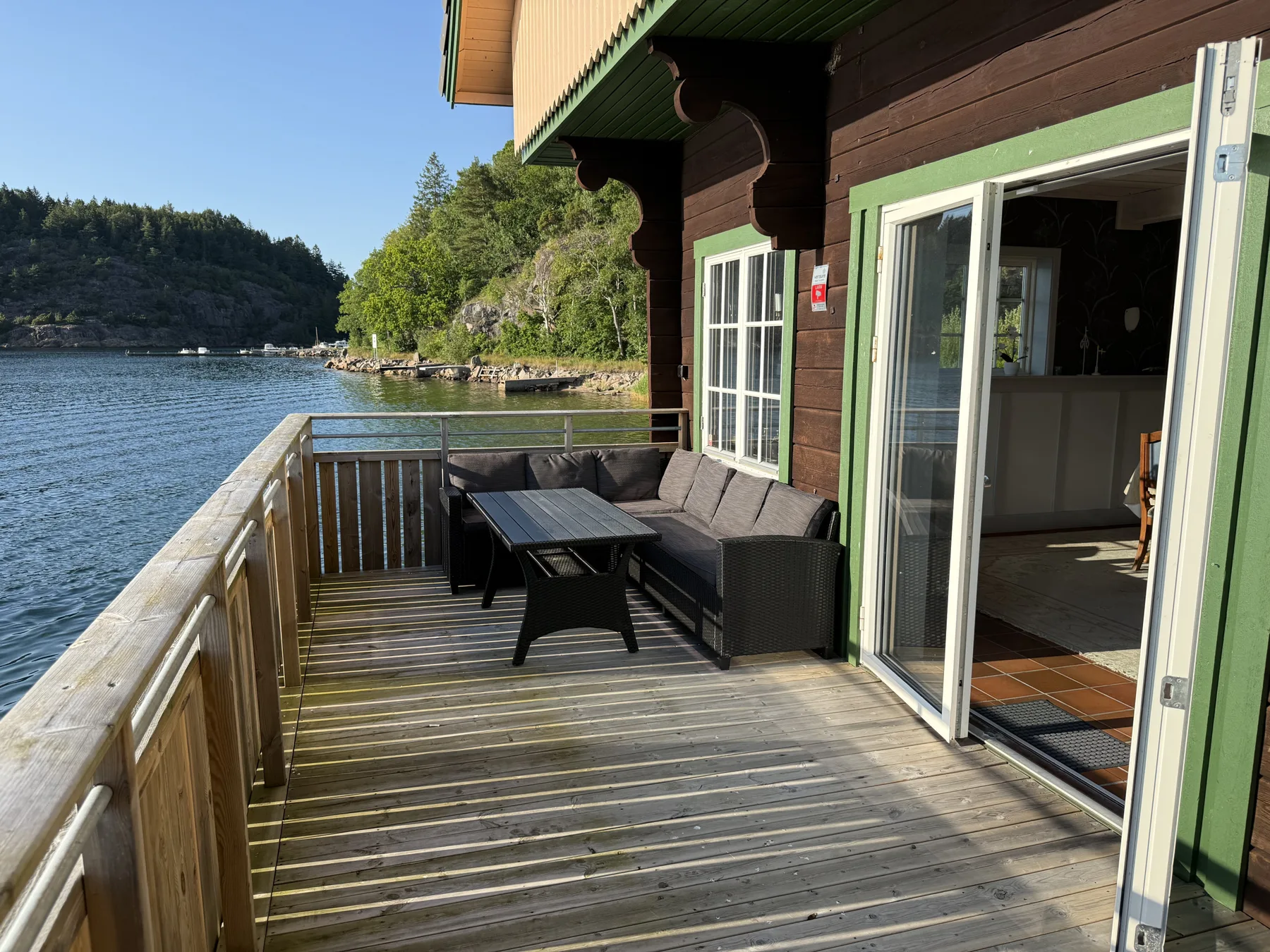 Log cabin with pool, sauna and boat by Torreby Castle | SE09080