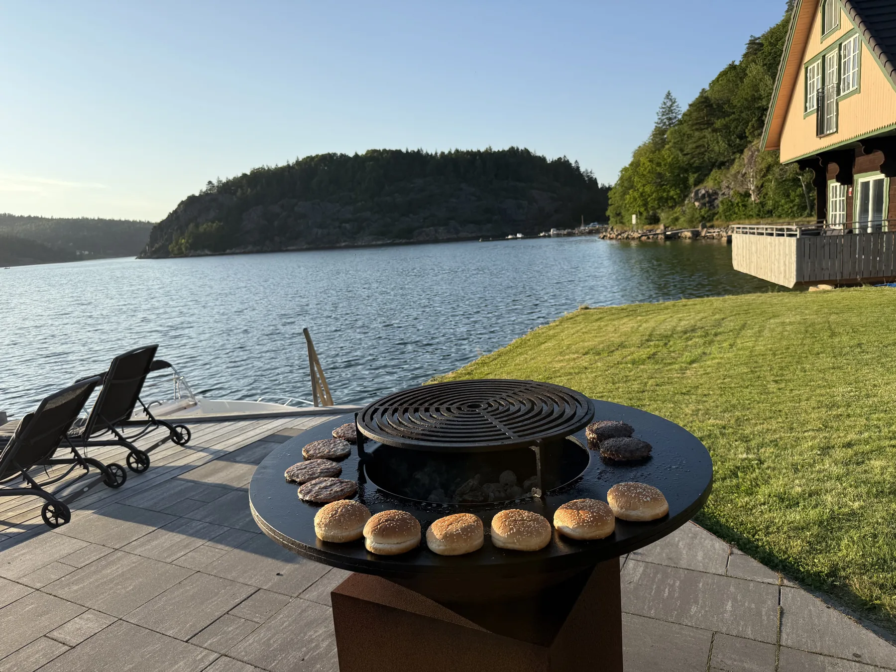 Log cabin with pool, sauna and boat by Torreby Castle | SE09080
