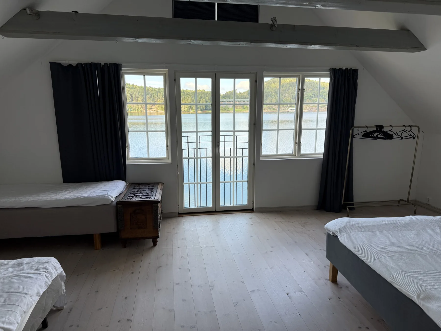 Log cabin with pool, sauna and boat by Torreby Castle | SE09080