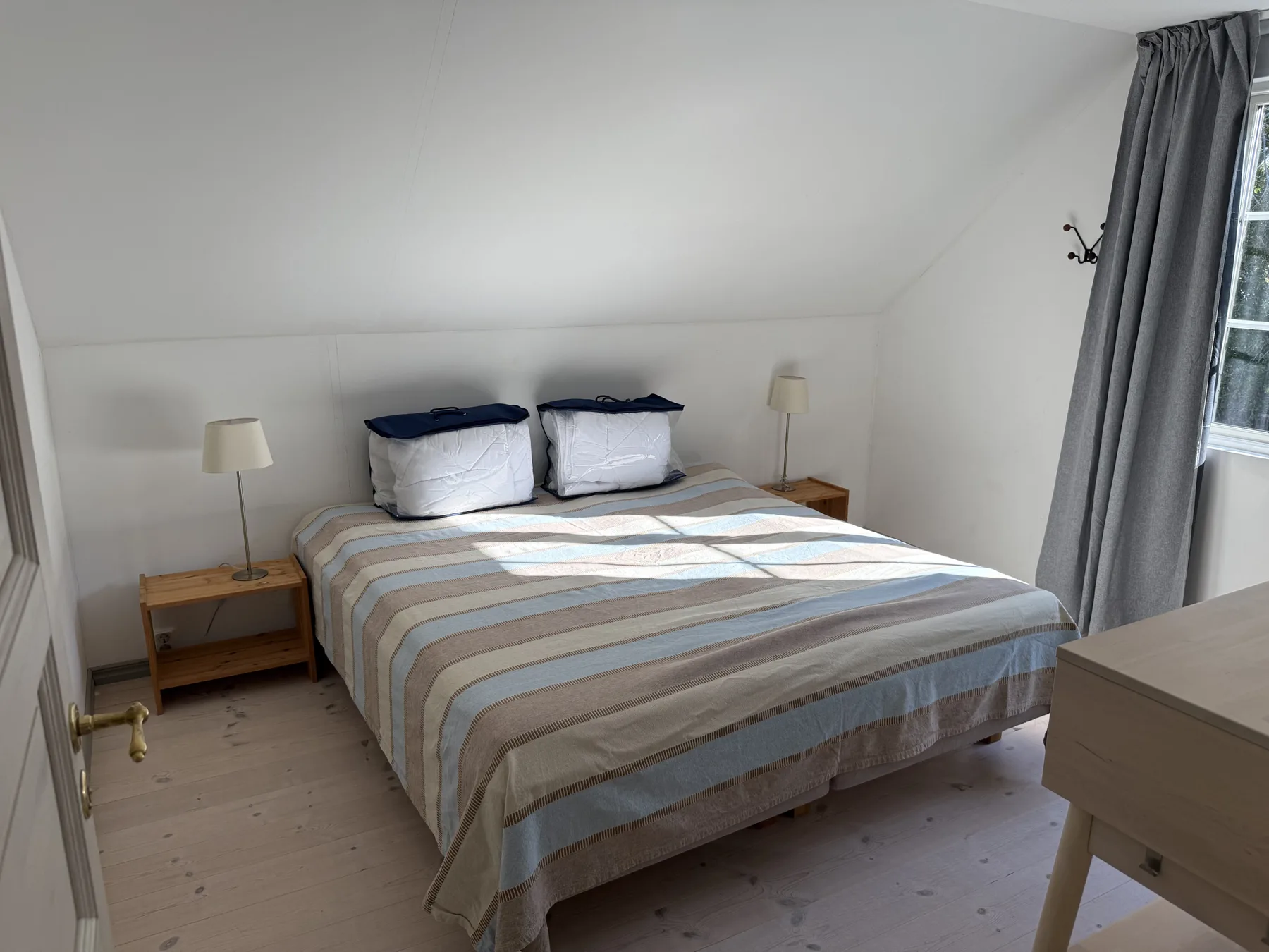 Log cabin with pool, sauna and boat by Torreby Castle | SE09080
