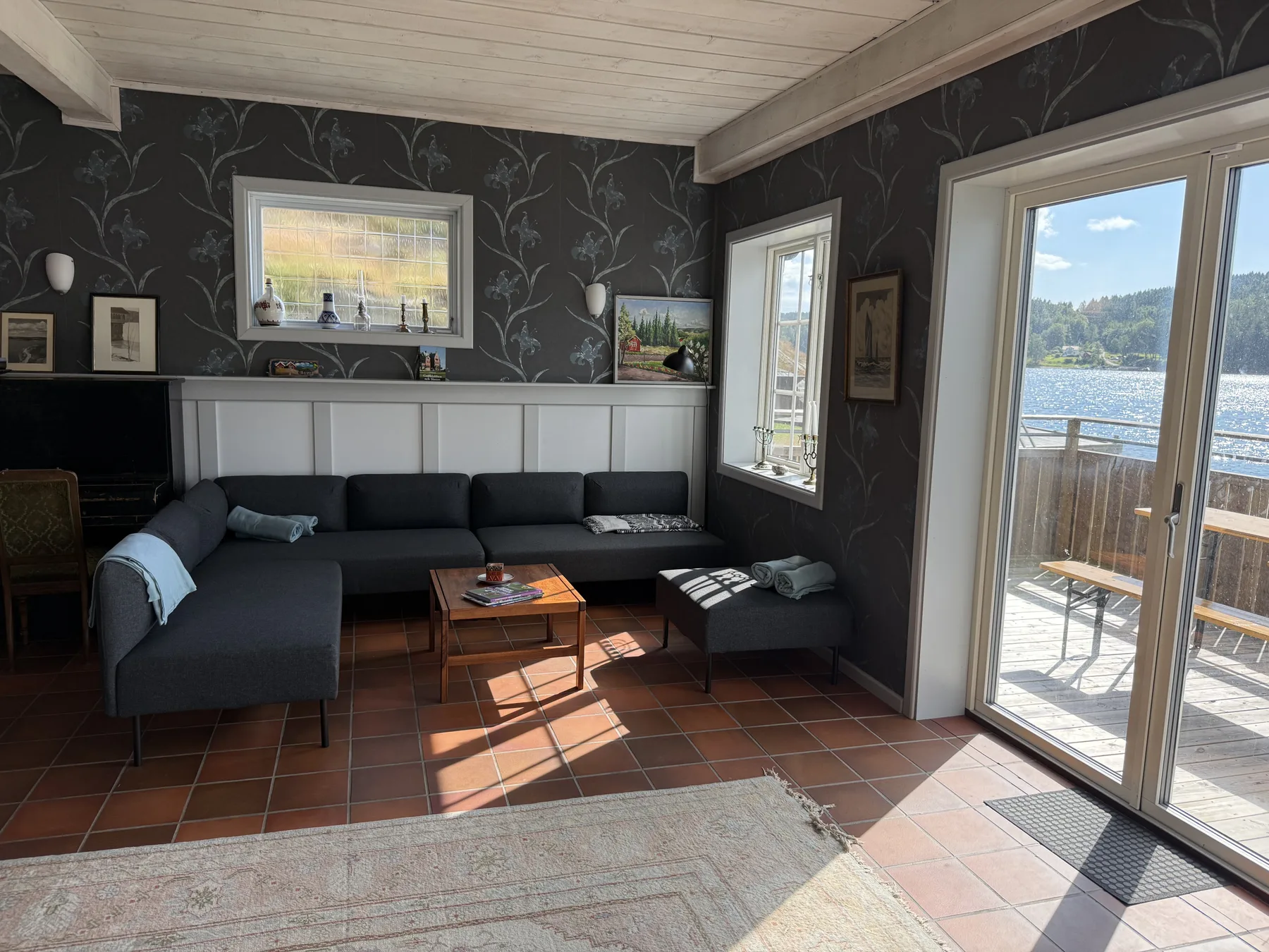 Log cabin with pool, sauna and boat by Torreby Castle | SE09080