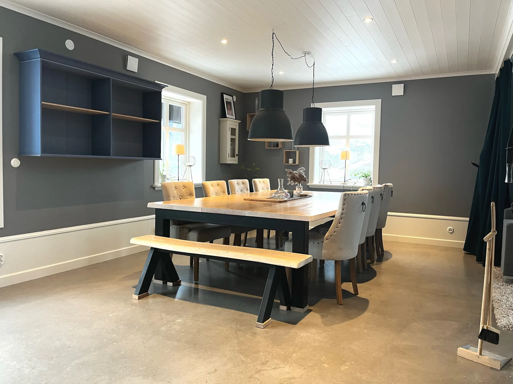 Newly built house near the sea & beach | SE09166