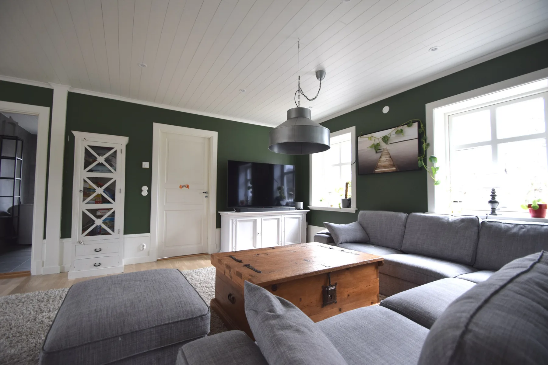 Newly built house near the sea & beach | SE09166