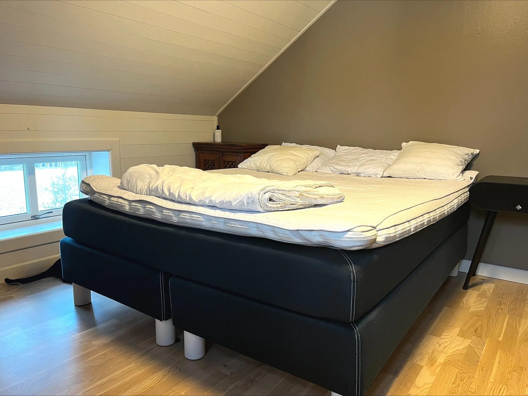 Newly built house near the sea & beach | SE09166