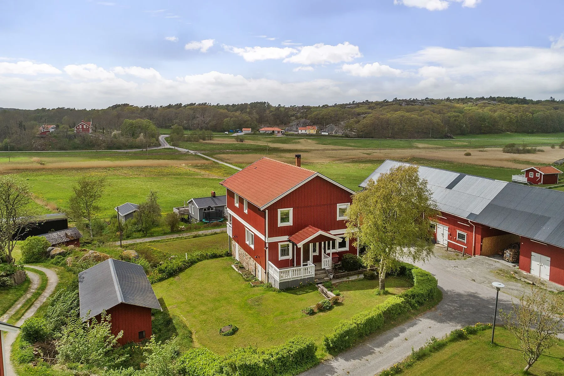 Spacious holiday home near Hälleviksstrand, perfect for families | SE09105
