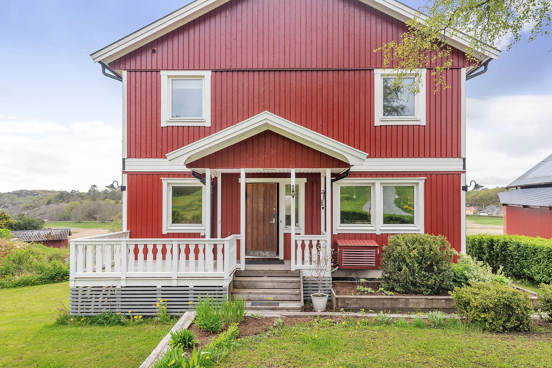 Spacious holiday home near Hälleviksstrand, perfect for families | SE09105