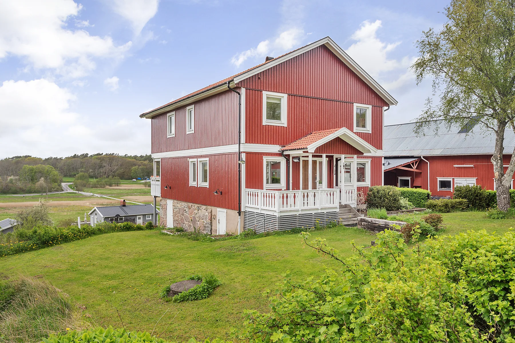 Spacious holiday home near Hälleviksstrand, perfect for families | SE09105