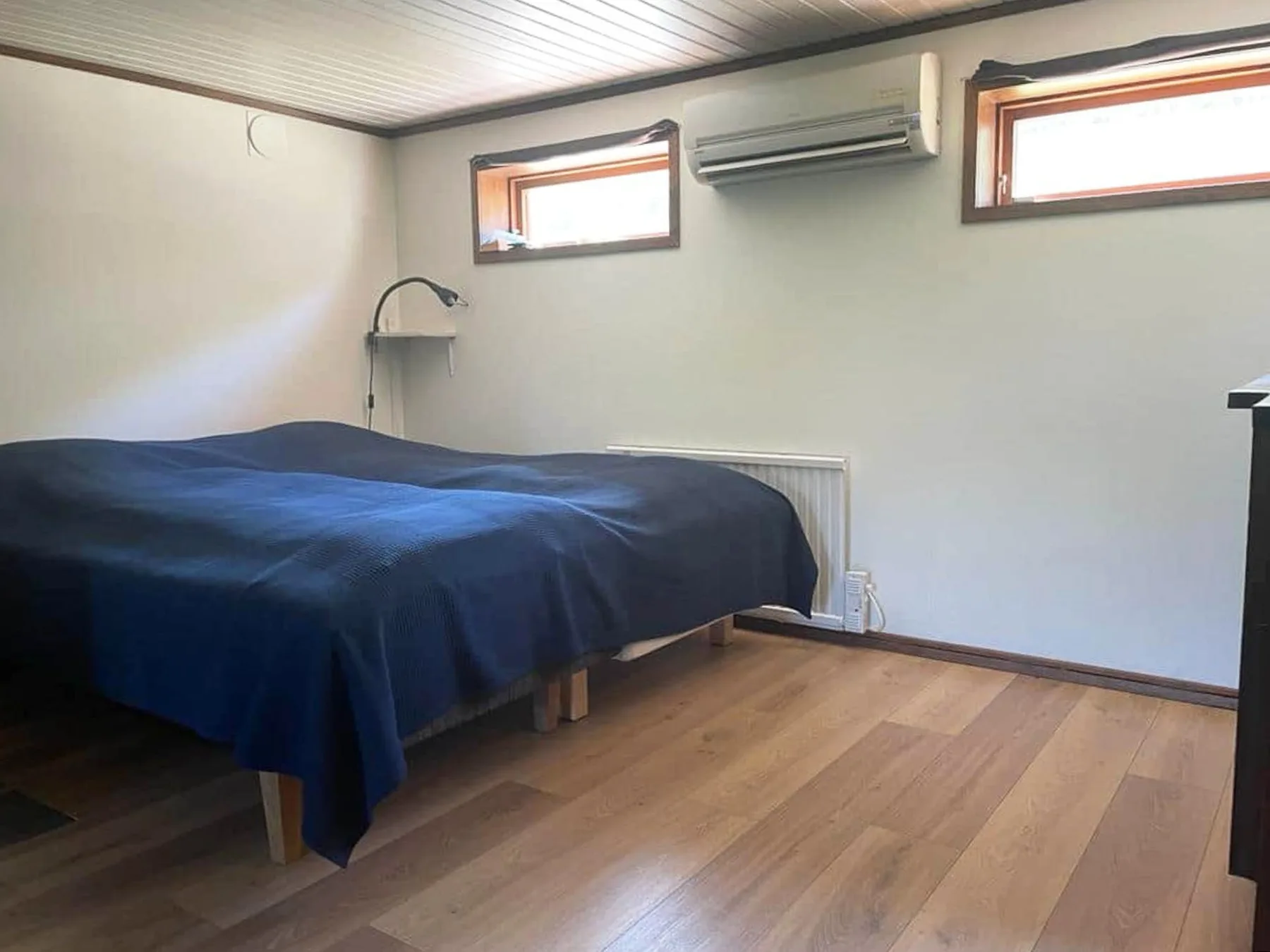 Cottage near beach and jetty | SE09159