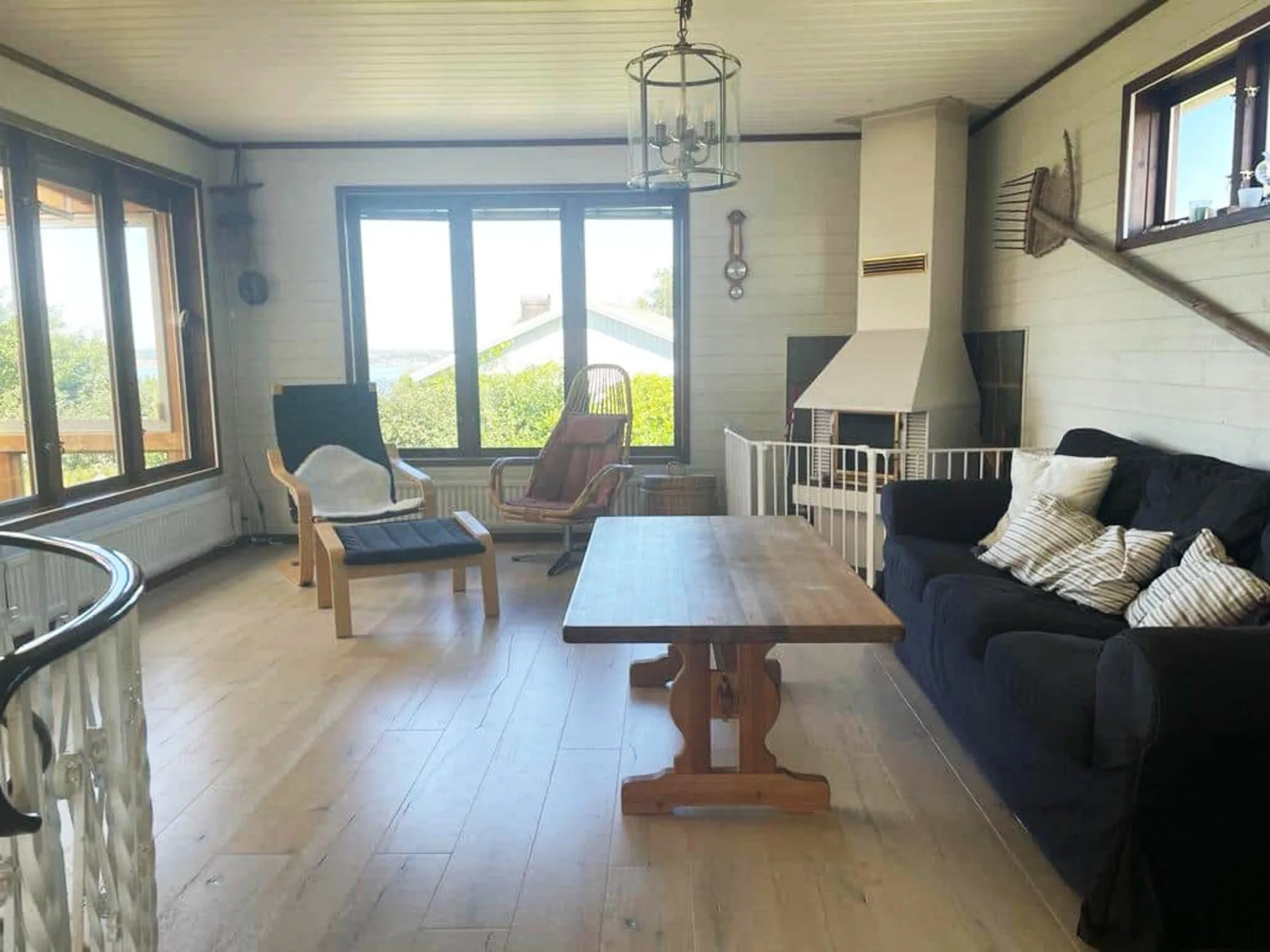 Cottage near beach and jetty | SE09159