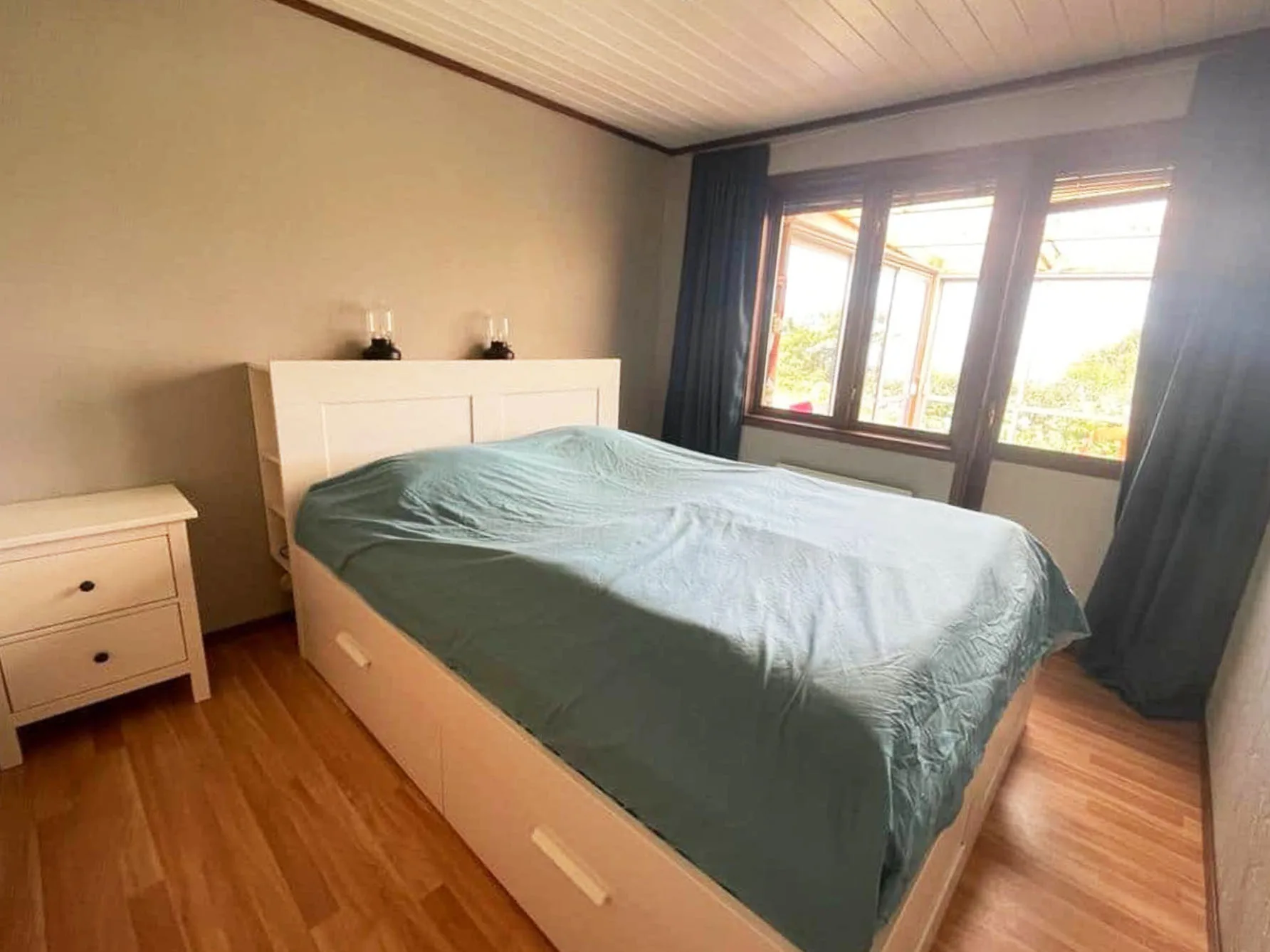 Cottage near beach and jetty | SE09159