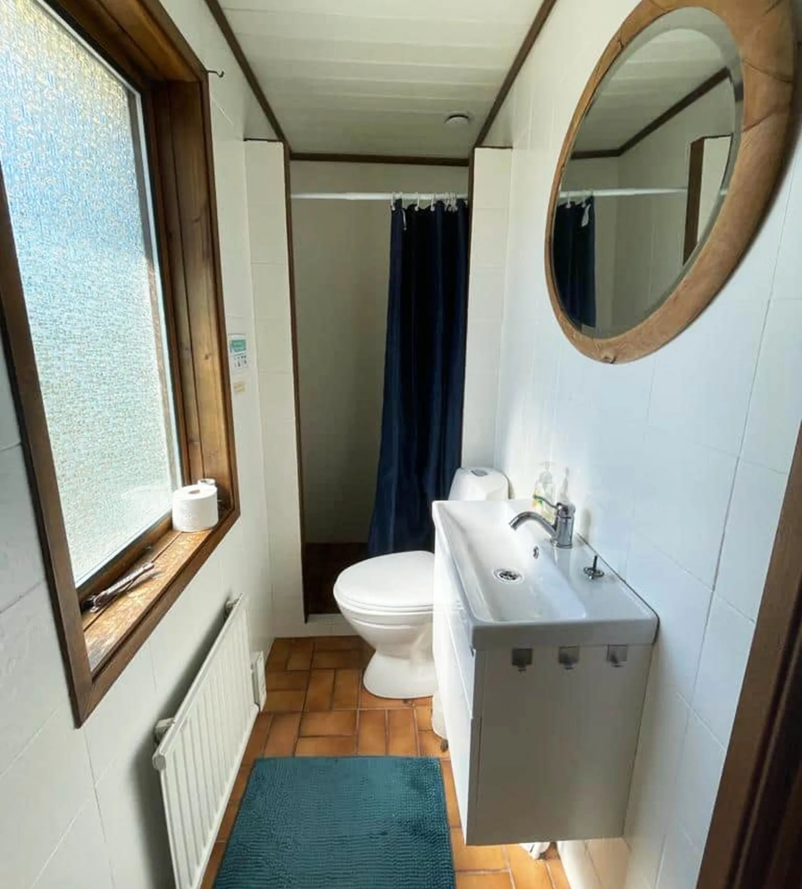 Cottage near beach and jetty | SE09159