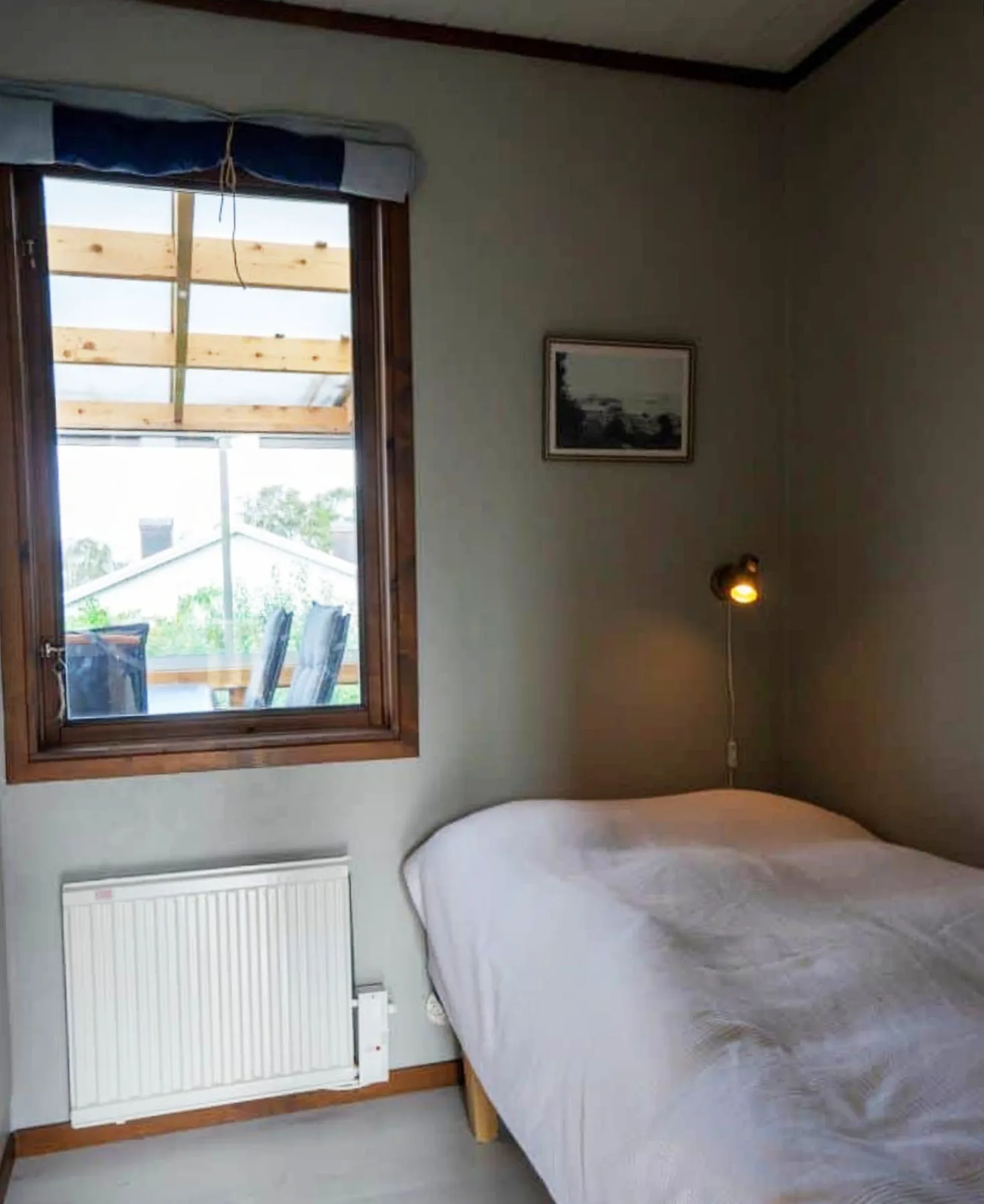Cottage near beach and jetty | SE09159
