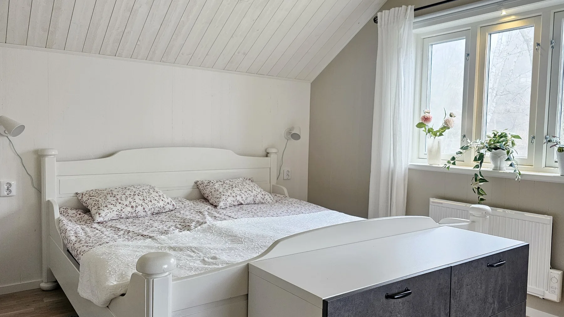 Two cozy cottages, 400 m to the sea | SE09118