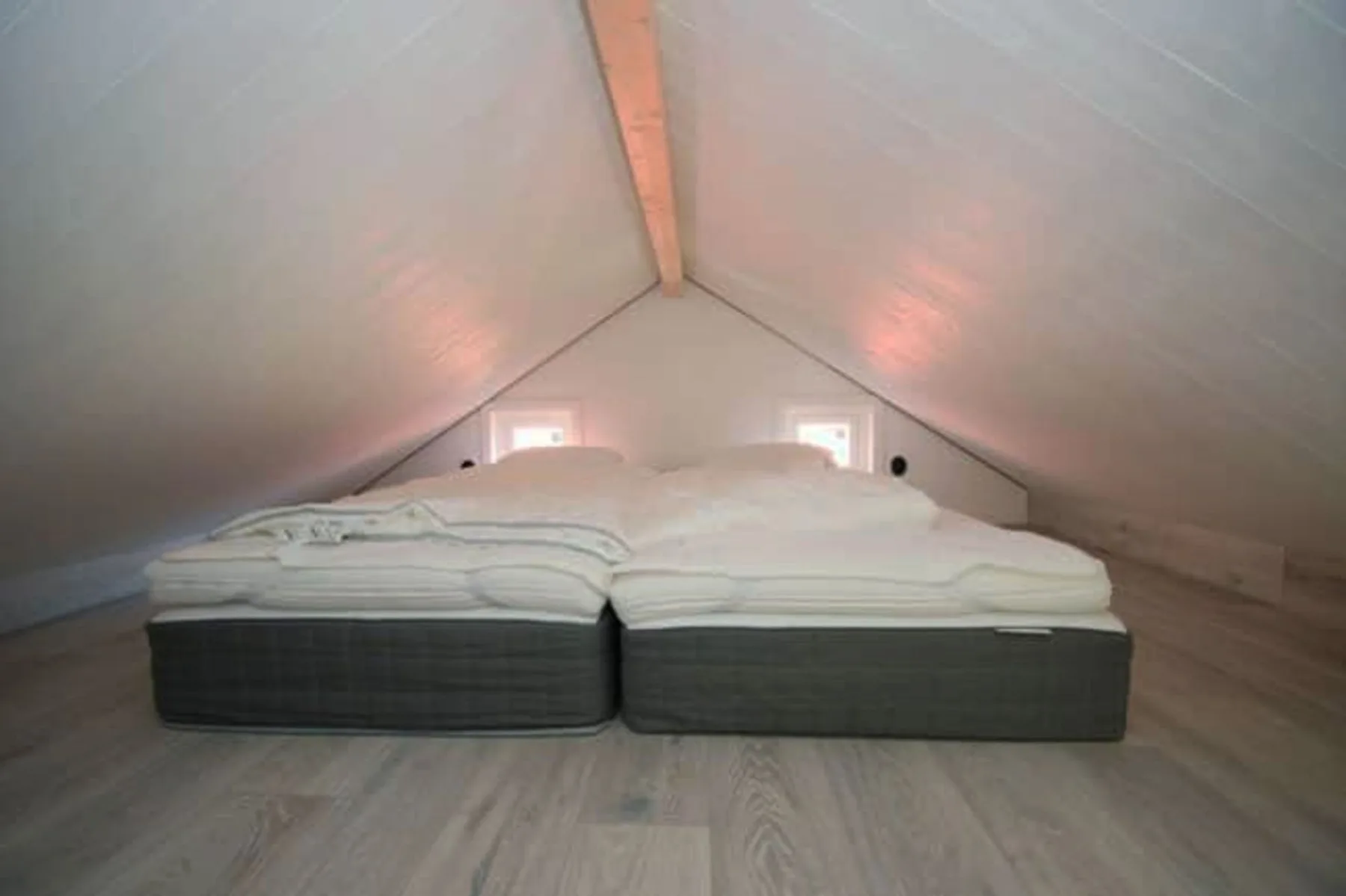 Two cozy cottages, 400 m to the sea | SE09118